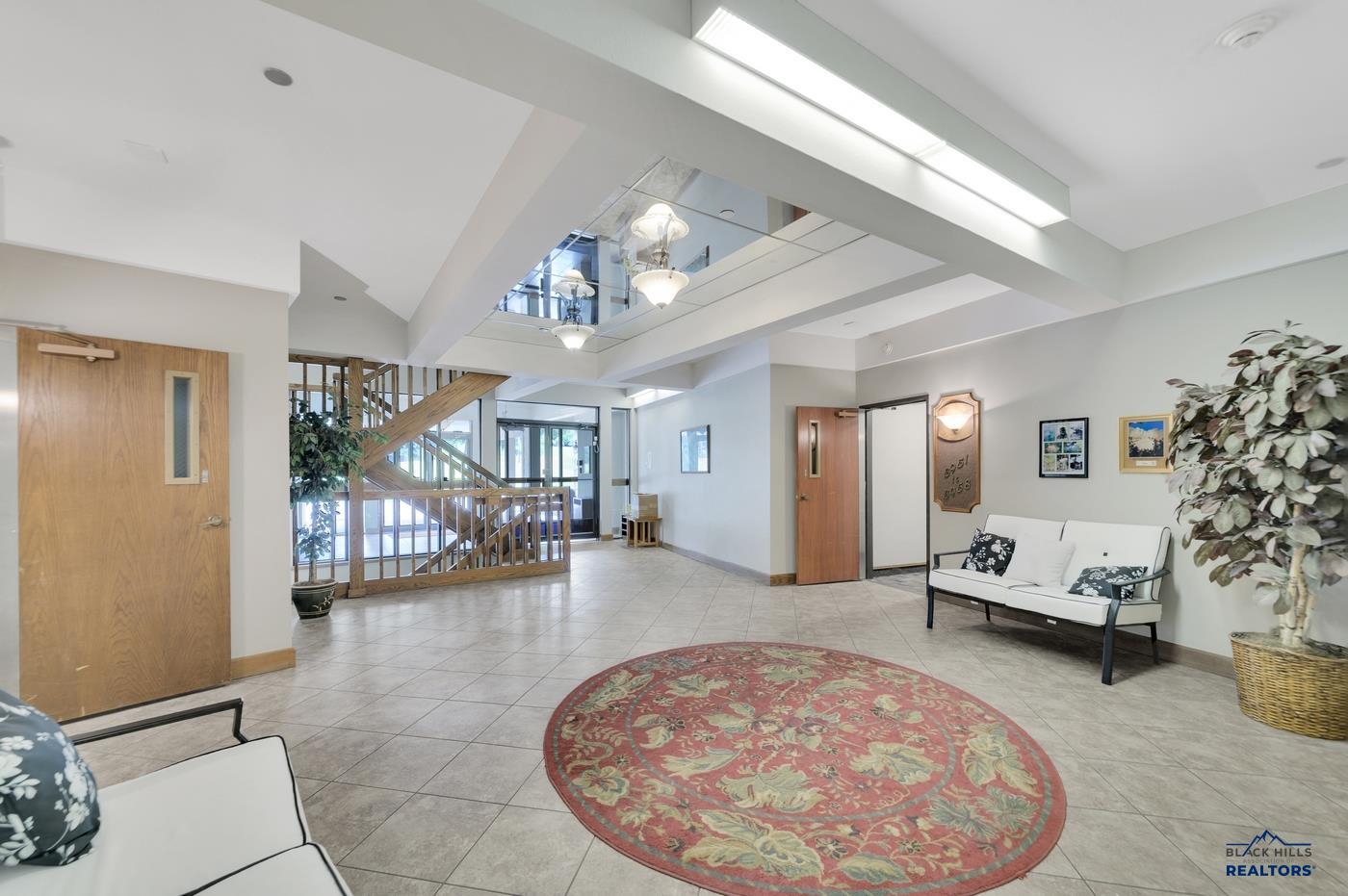 3953 FAIRWAY HILLS DR