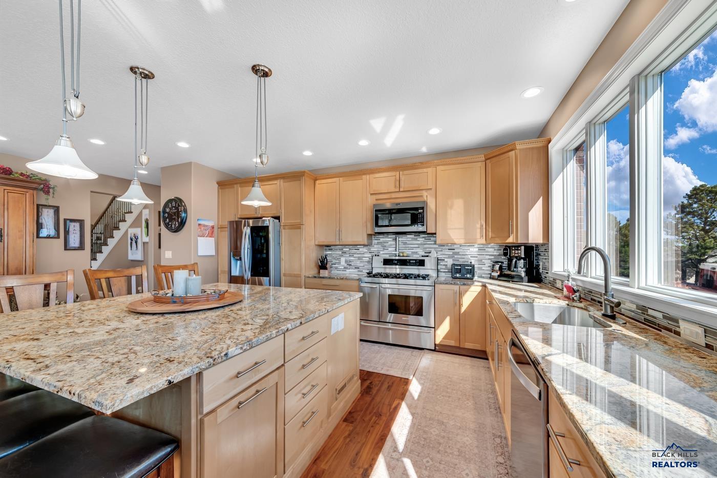3937 CITY VIEW DR