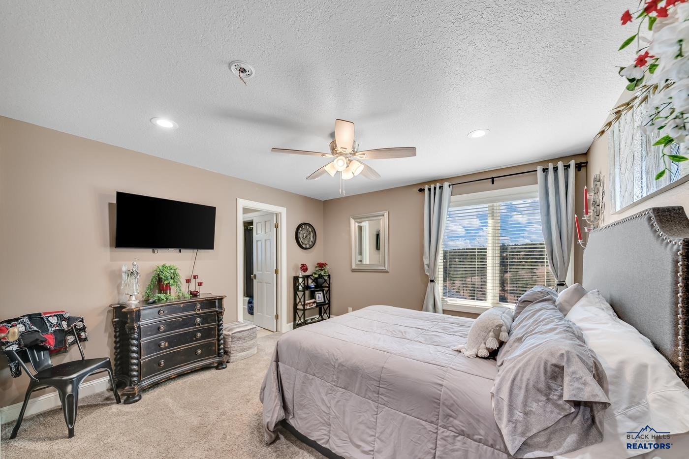 3937 CITY VIEW DR