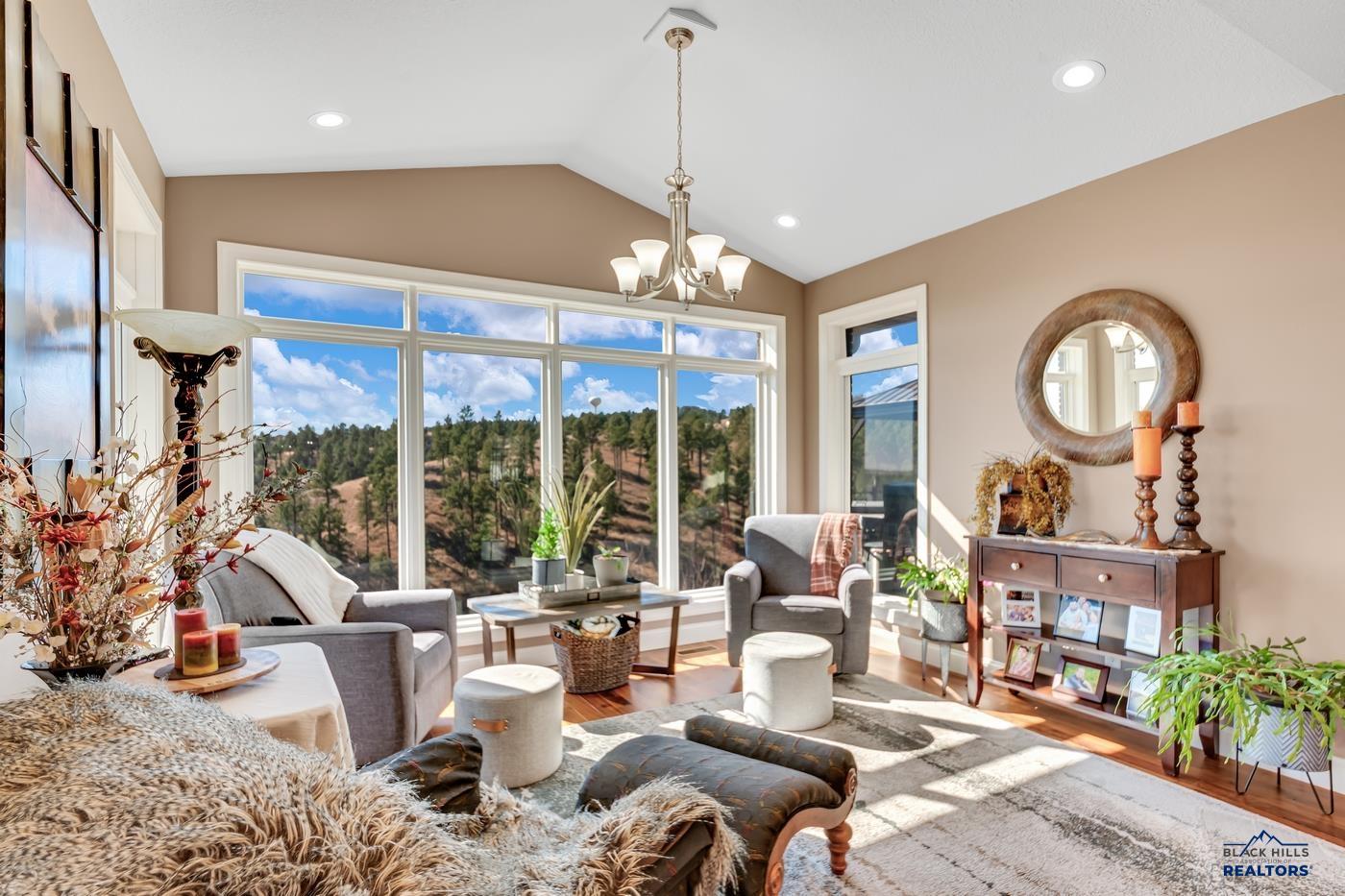 3937 CITY VIEW DR