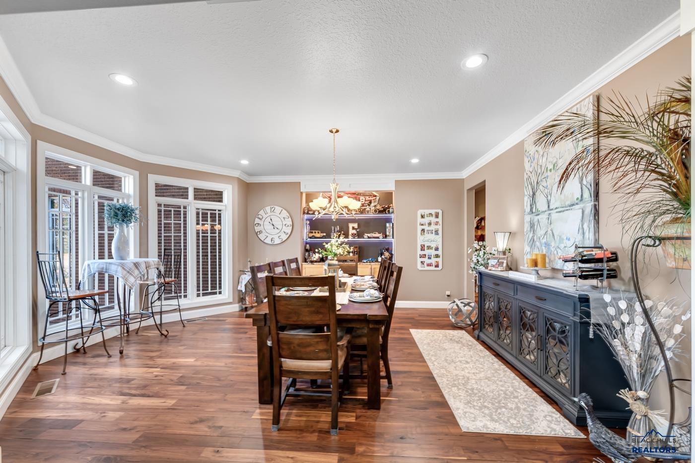 3937 CITY VIEW DR
