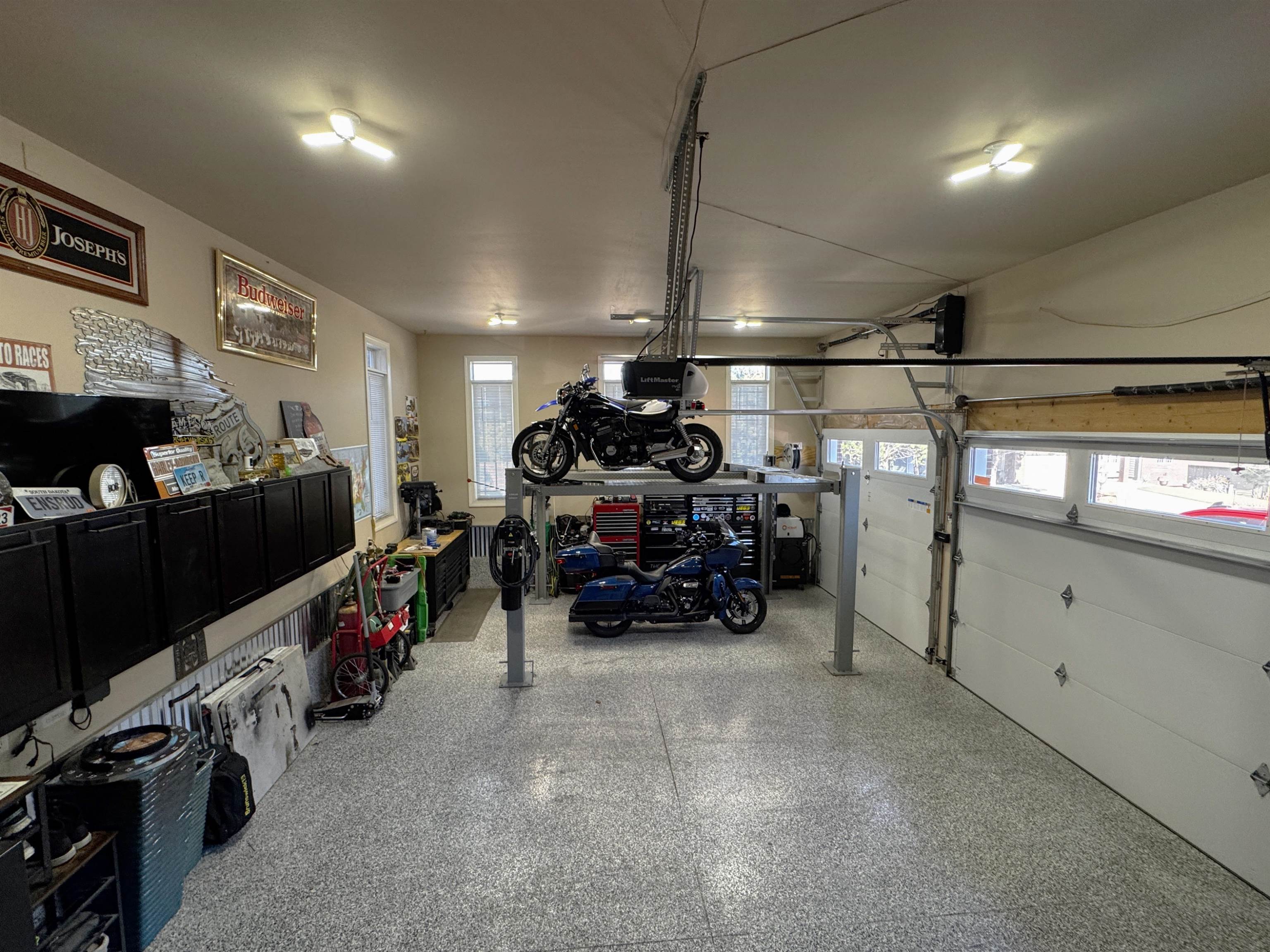 3937 City View Drive