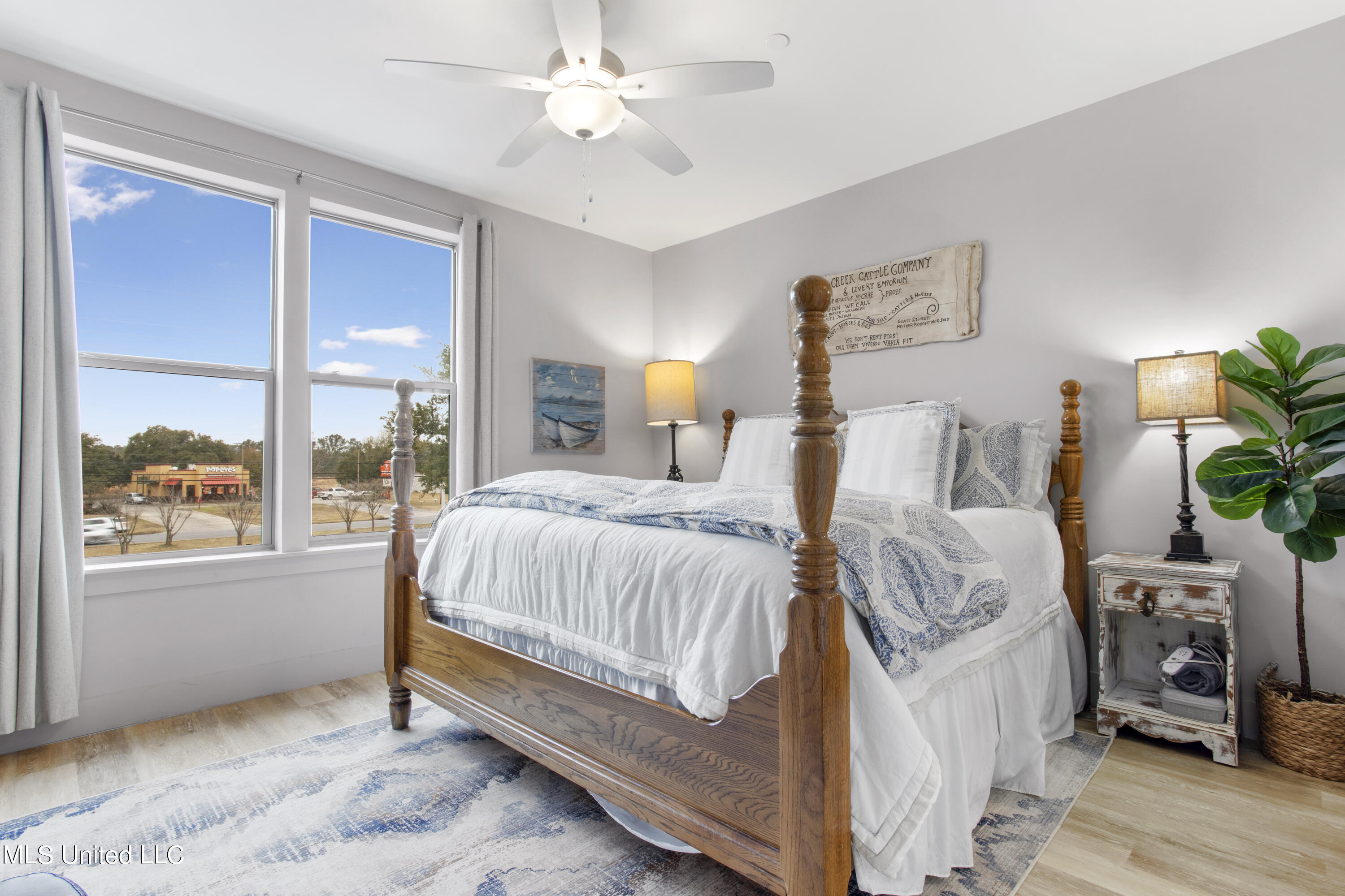 2501 Bienville Boulevard, 322