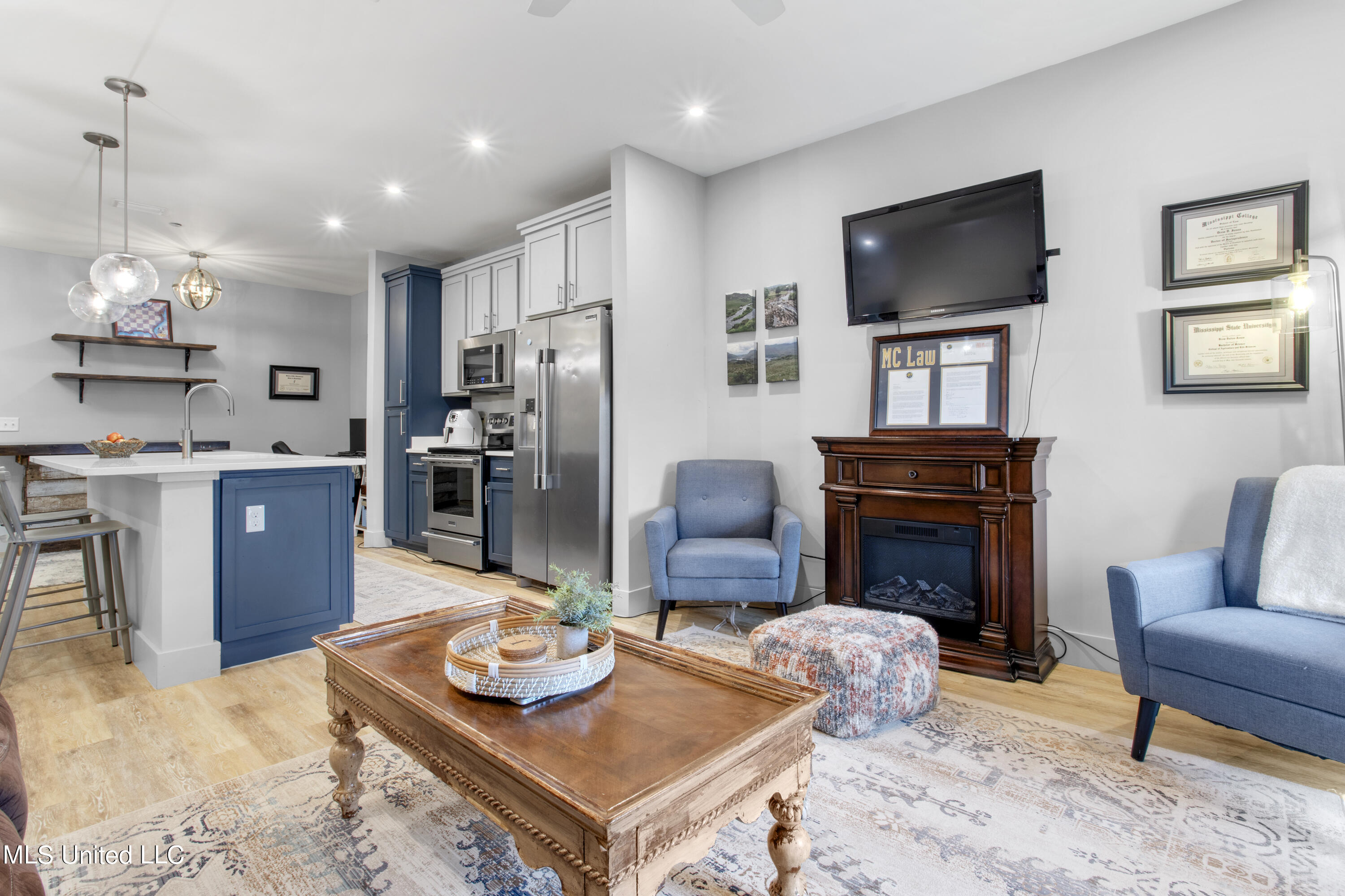 2501 Bienville Boulevard, 322