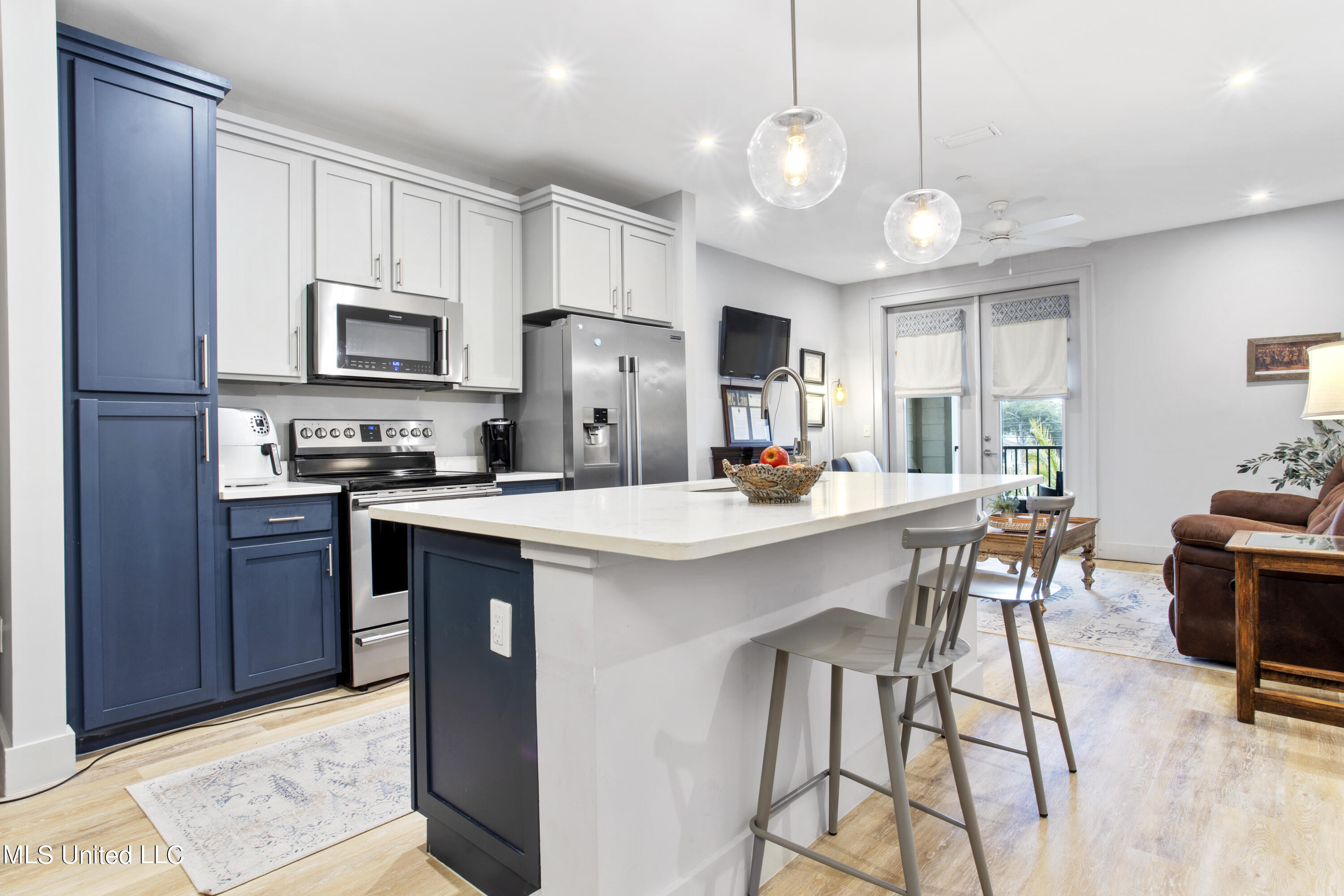 2501 Bienville Boulevard, 322