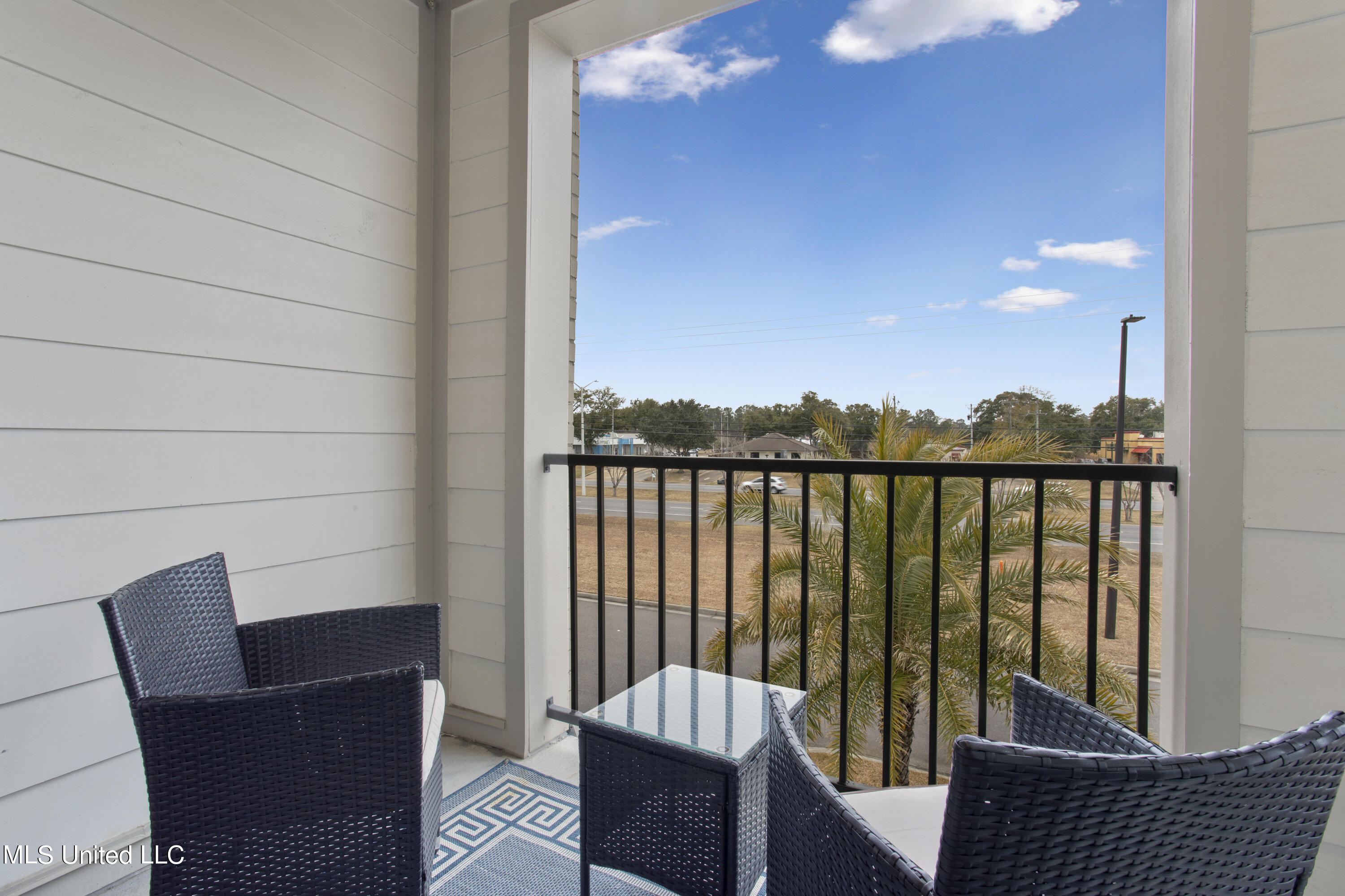 2501 Bienville Boulevard, 322