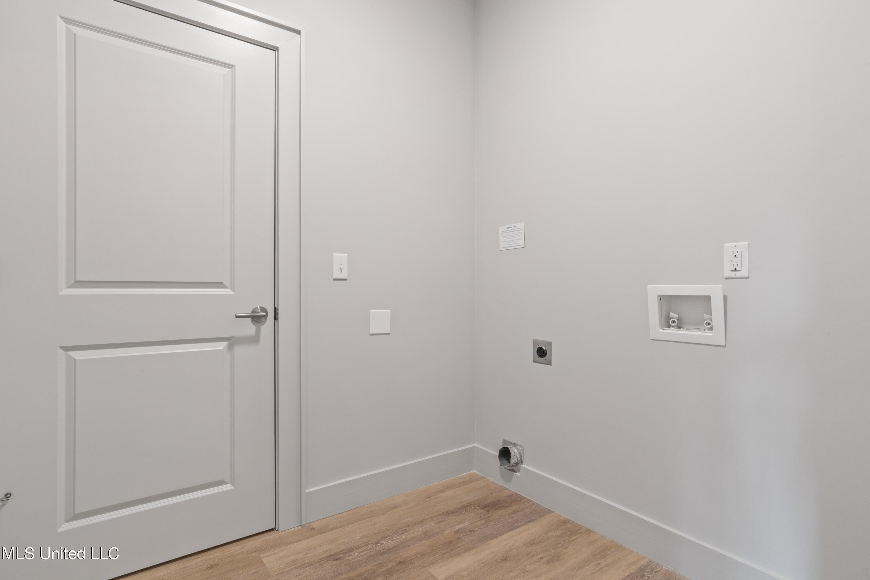 2501 Bienville Boulevard, 322