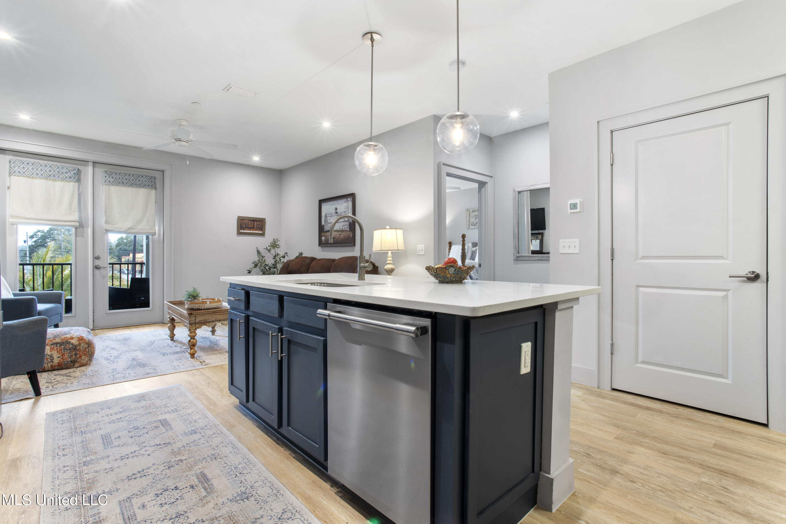 2501 Bienville Boulevard, 322