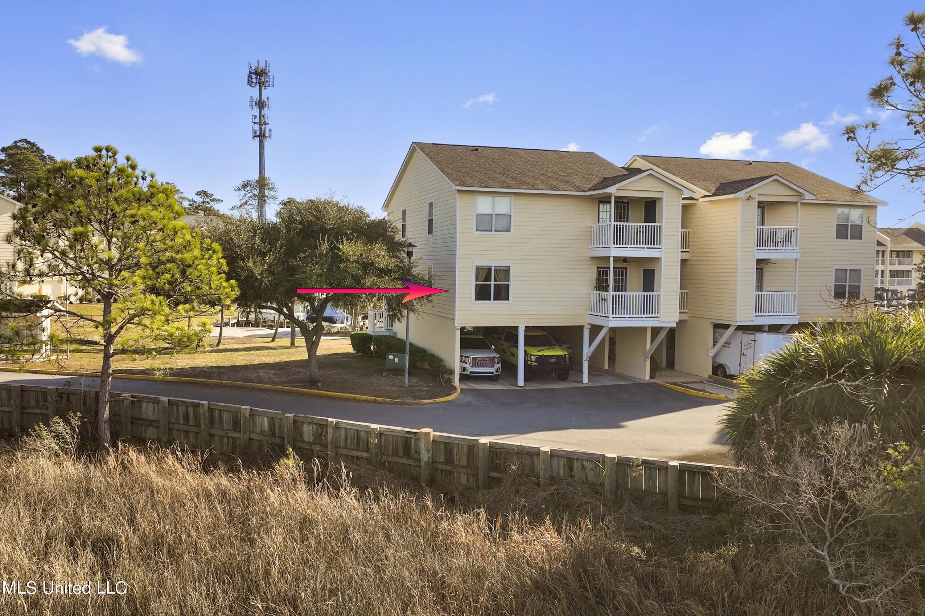 2421 Beachview Drive, E01