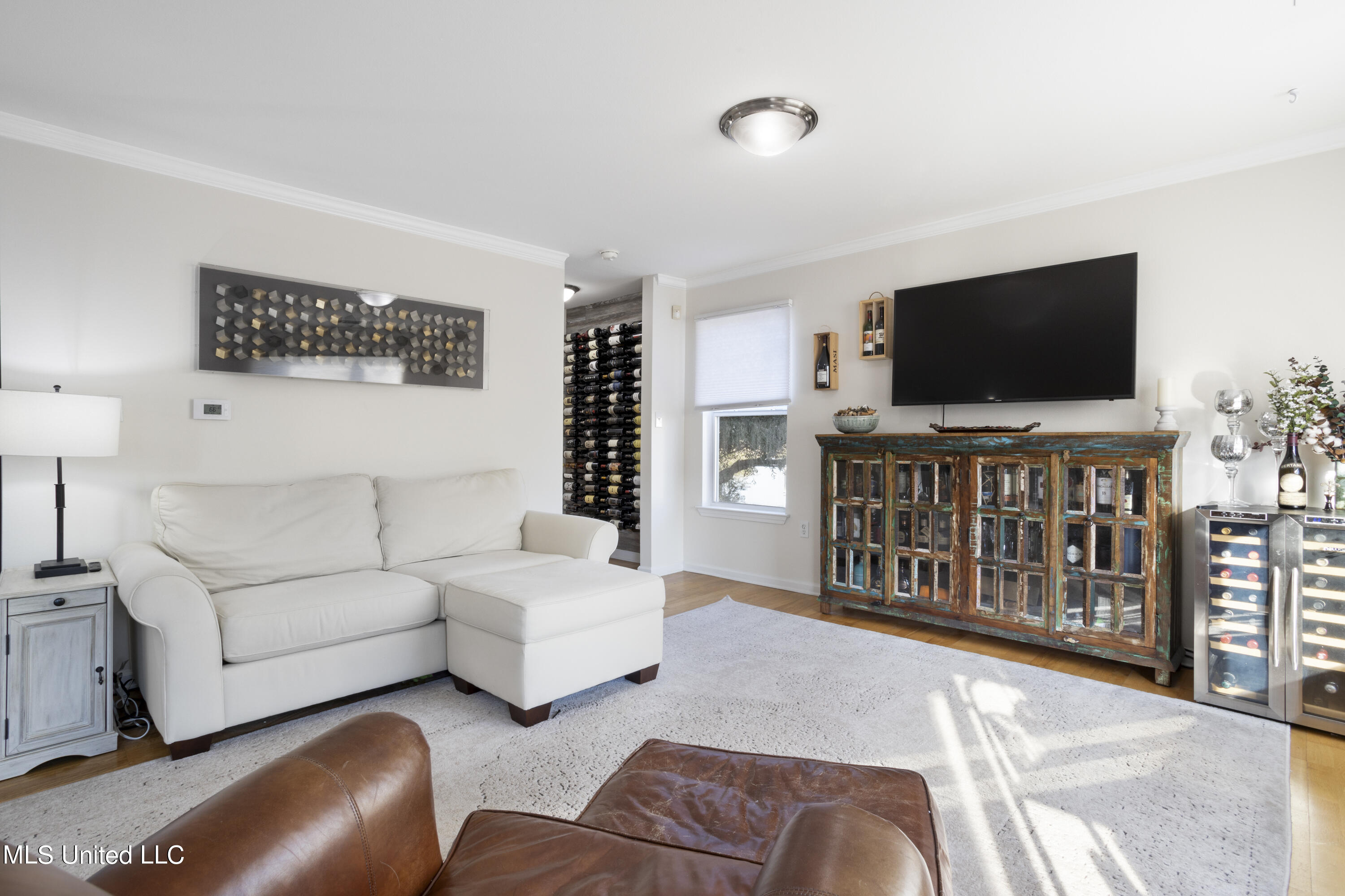 2421 Beachview Drive, E01
