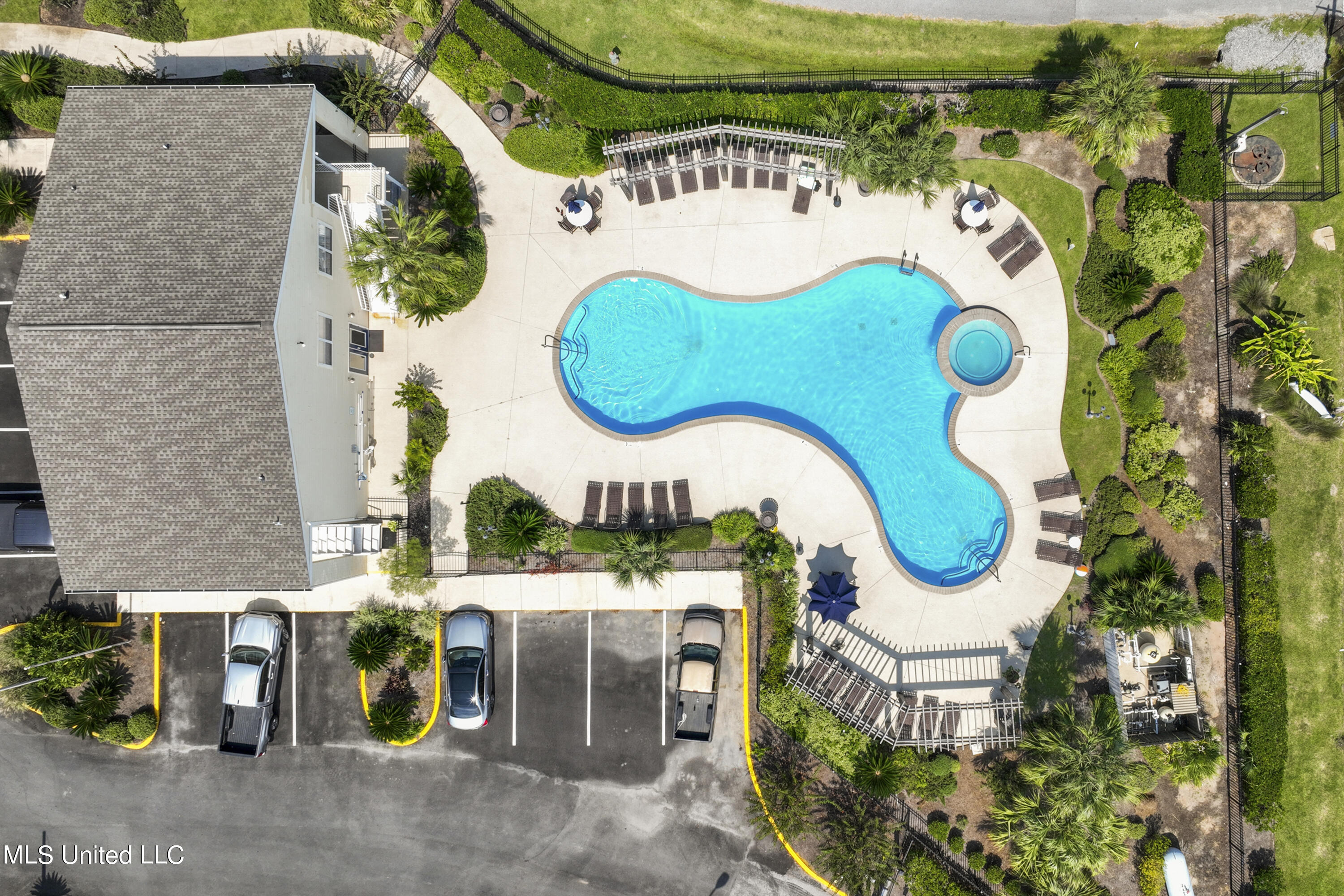 2421 Beachview Drive, E01