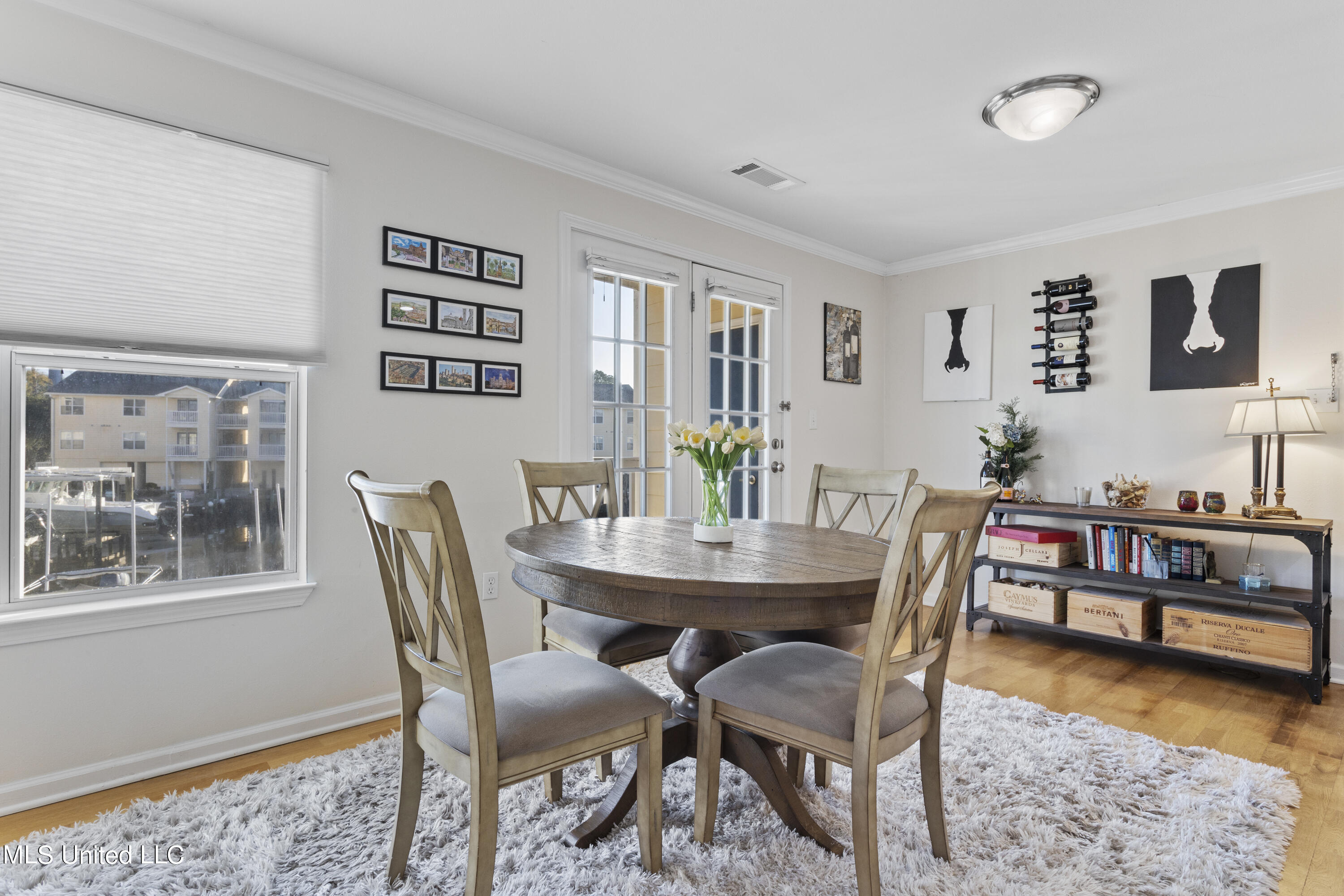 2421 Beachview Drive, E01