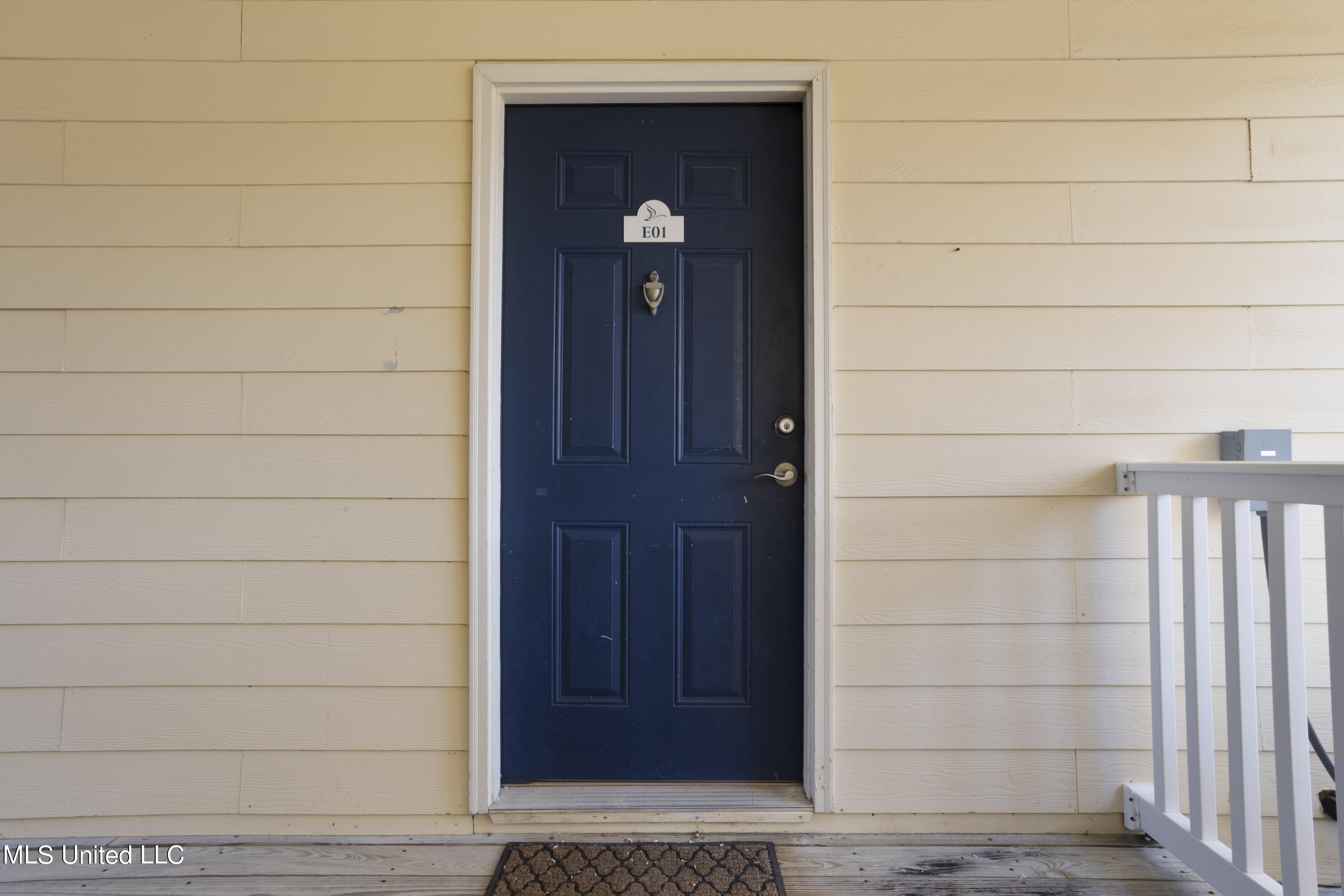 2421 Beachview Drive, E01