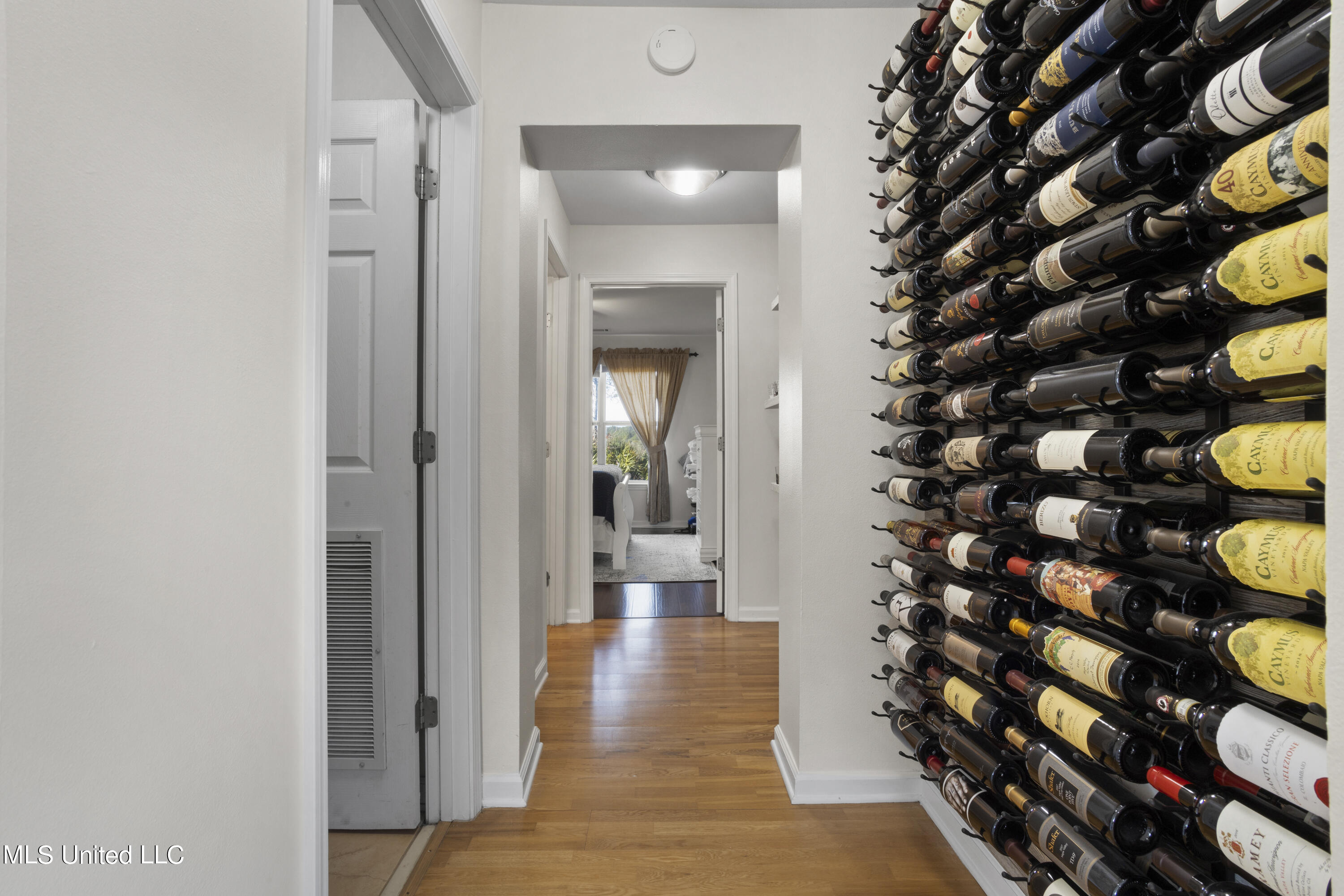2421 Beachview Drive, E01
