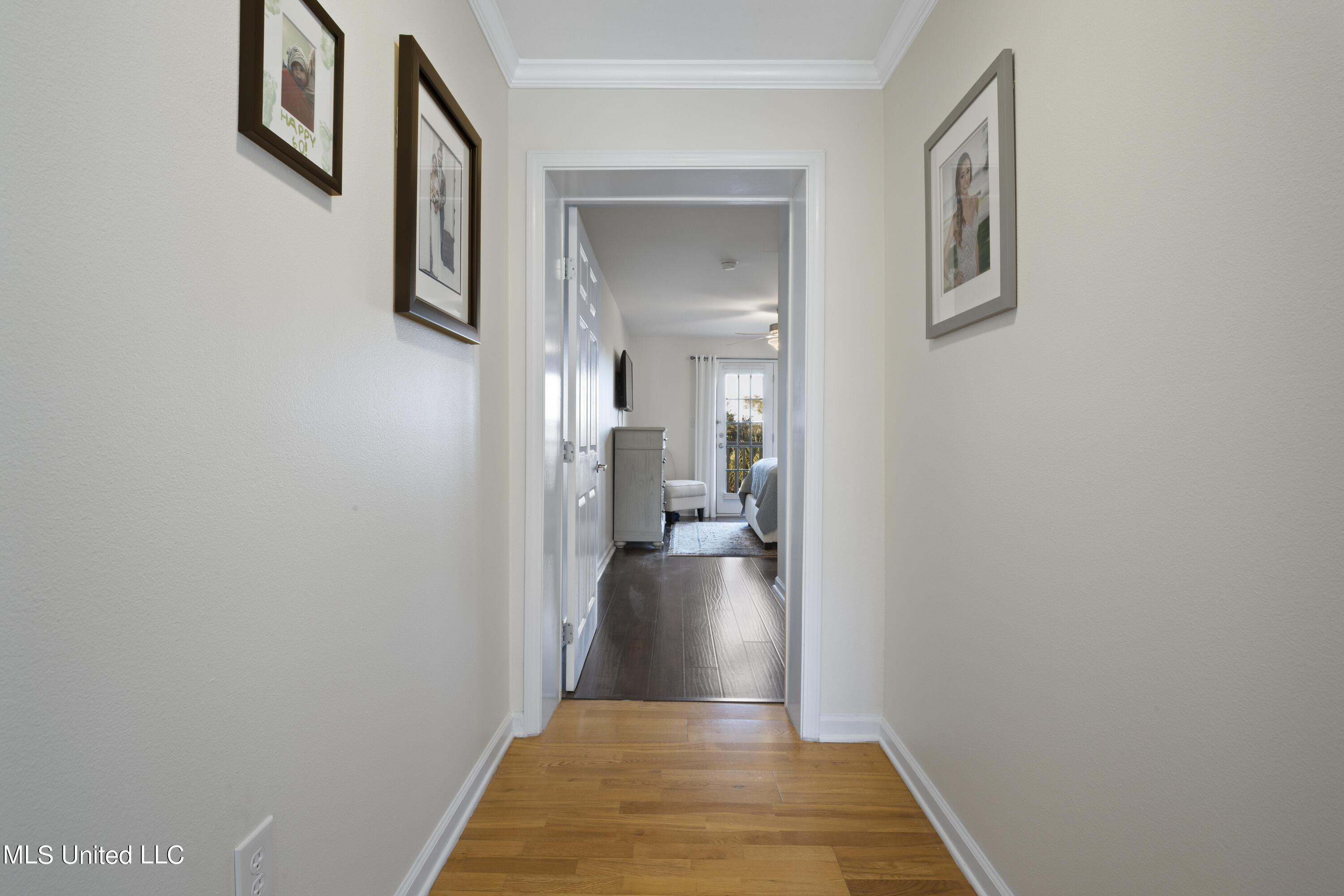 2421 Beachview Drive, E01