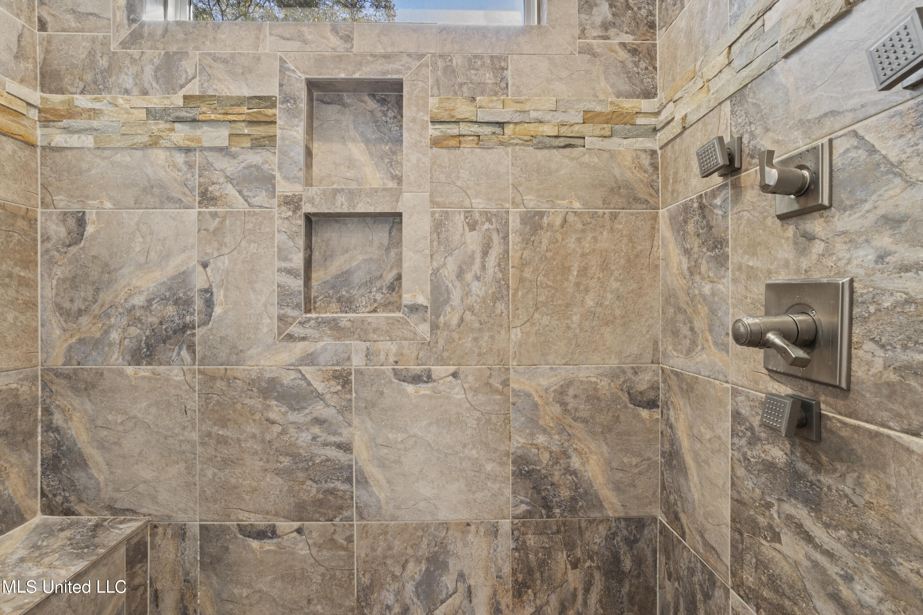 19319 N Park Ridge Drive