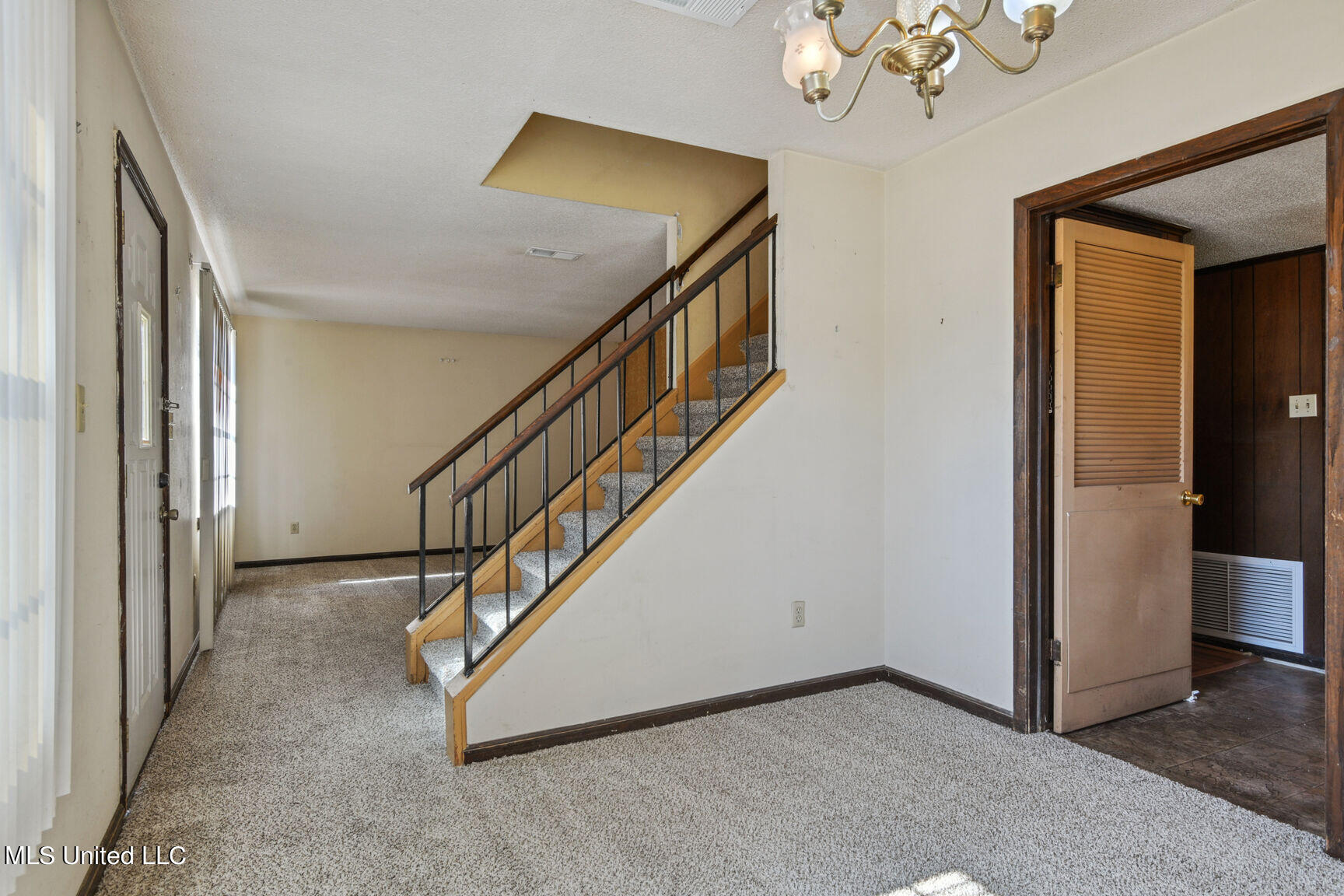 5507 Orleans Circle