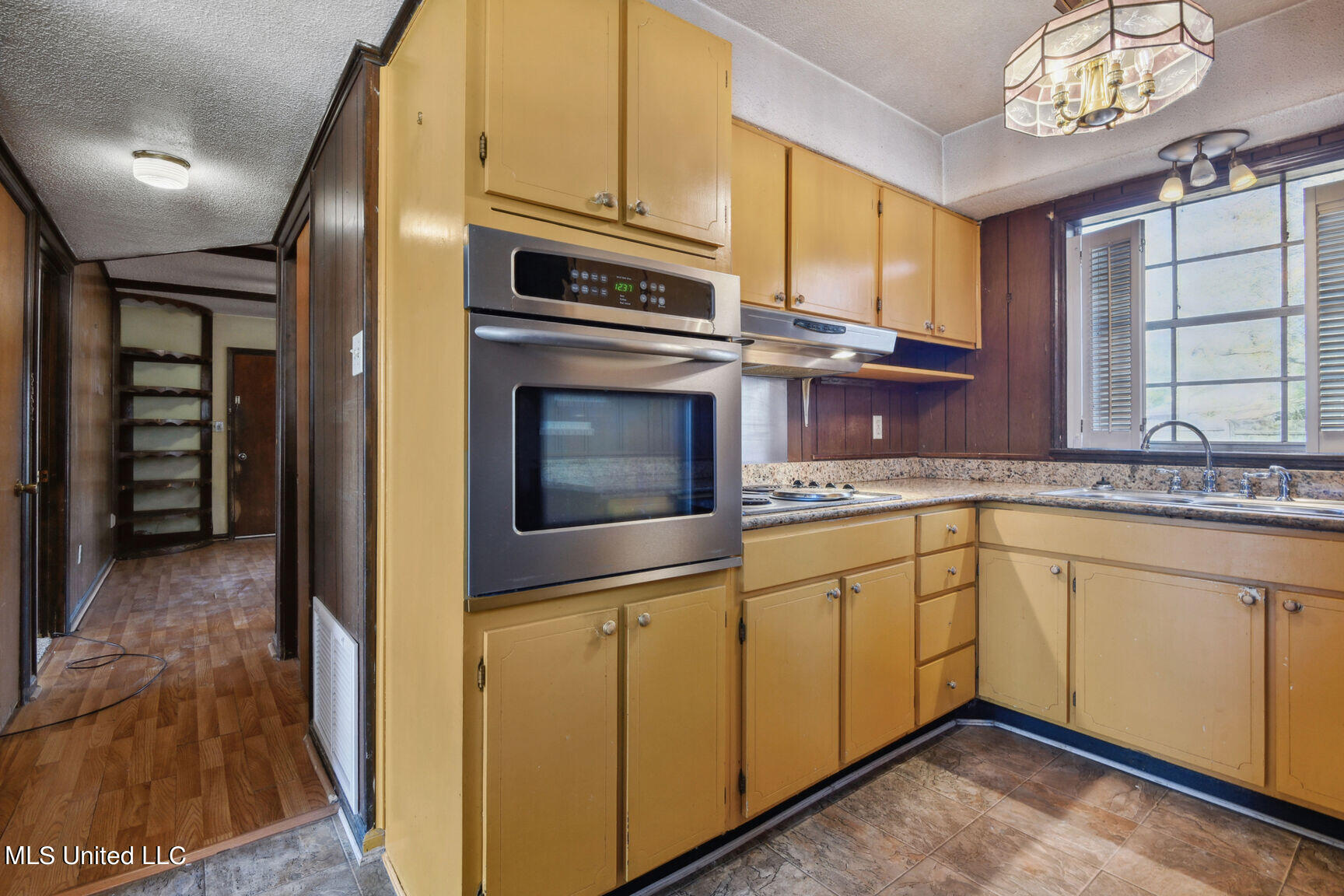 5507 Orleans Circle
