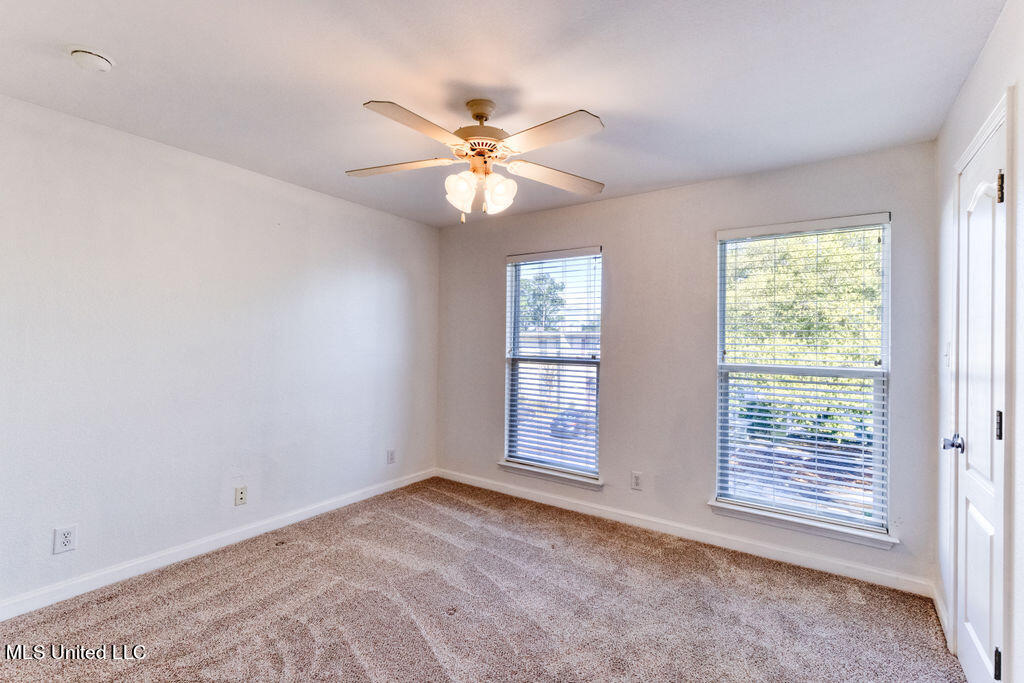 3230 Cumberland Road, 6