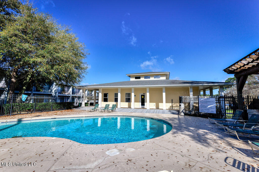 3230 Cumberland Road, 6