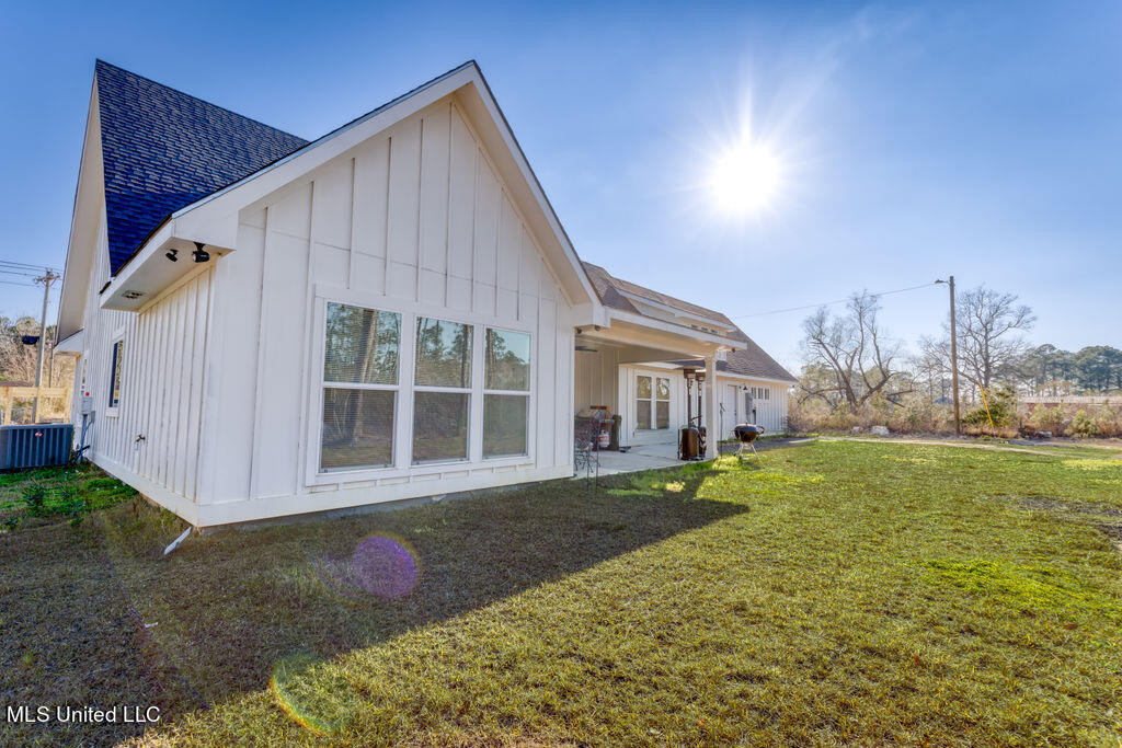 7725 Old Fort Bayou Road