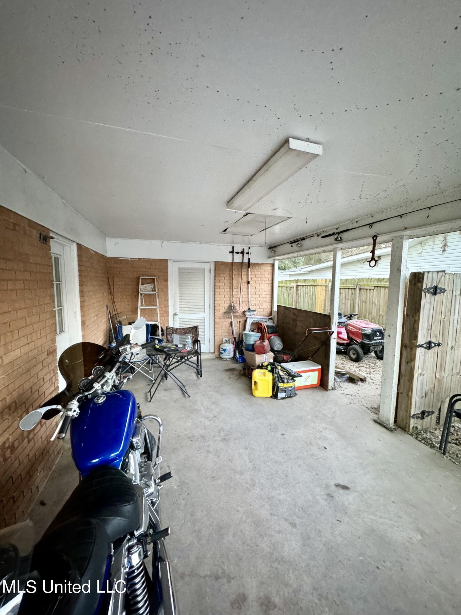 218 Hunter Drive