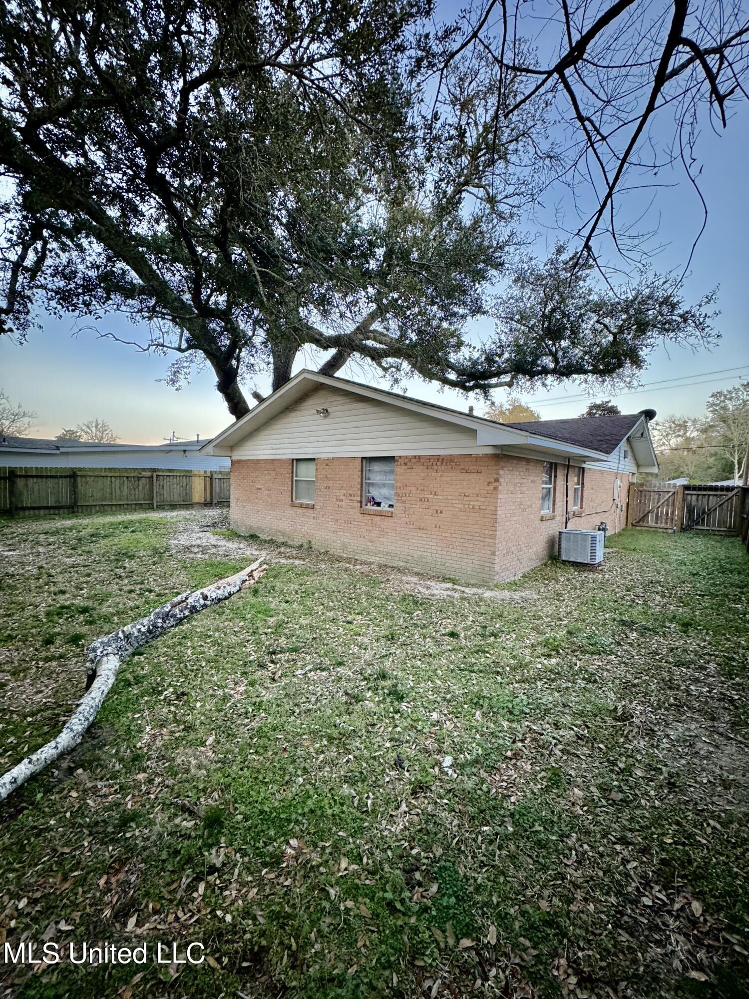 218 Hunter Drive