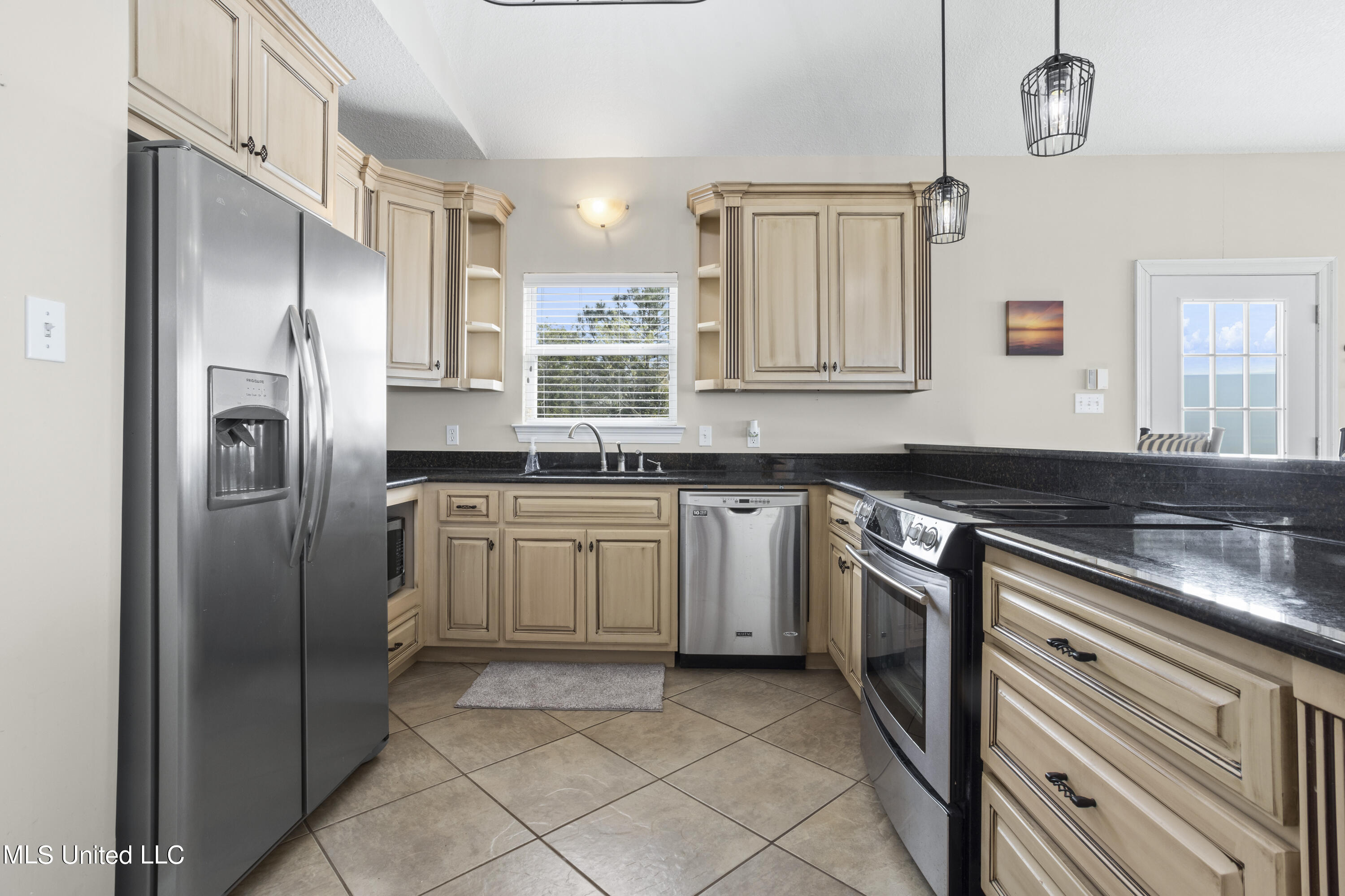 5127 E Belle Fontaine Road