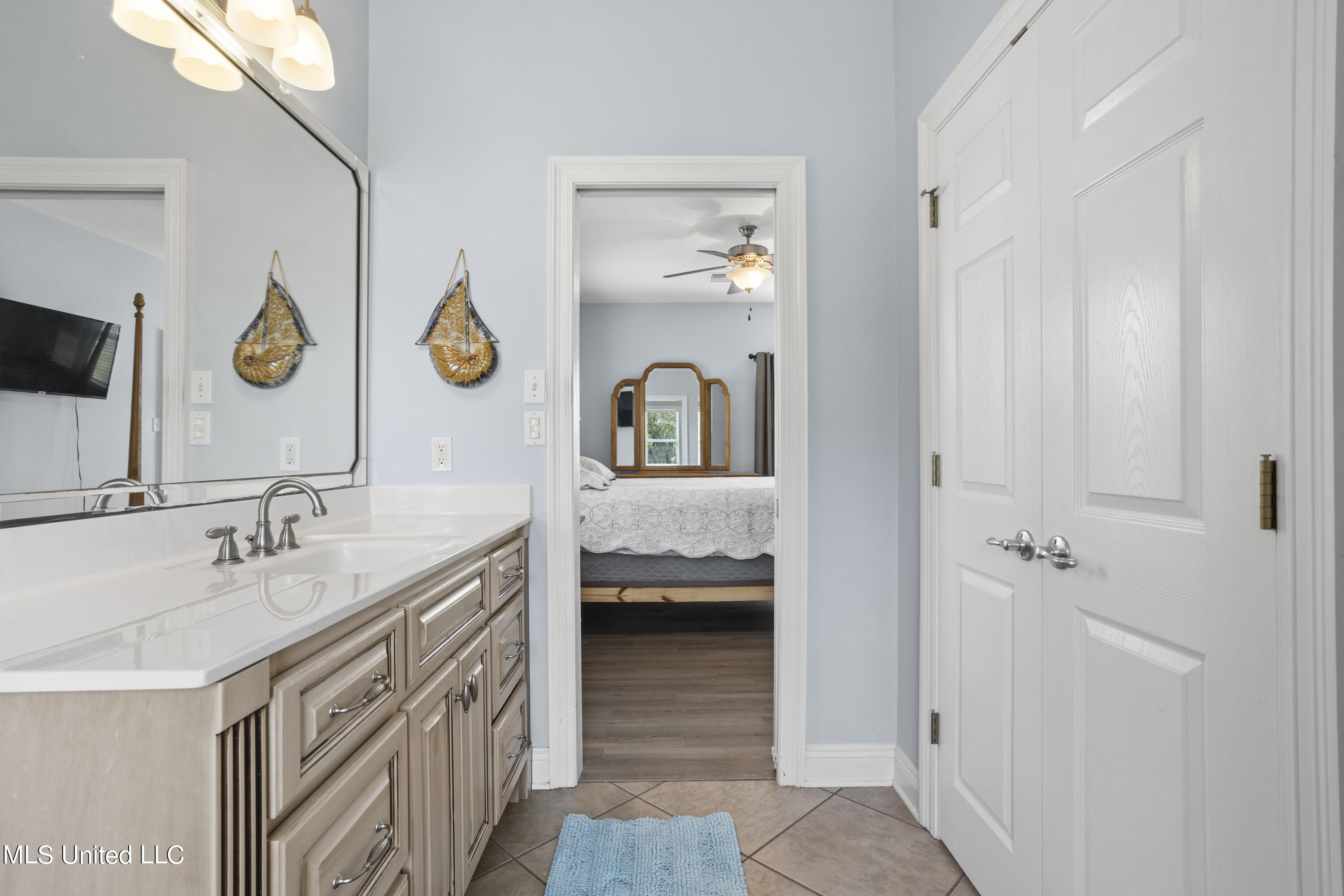 5127 E Belle Fontaine Road