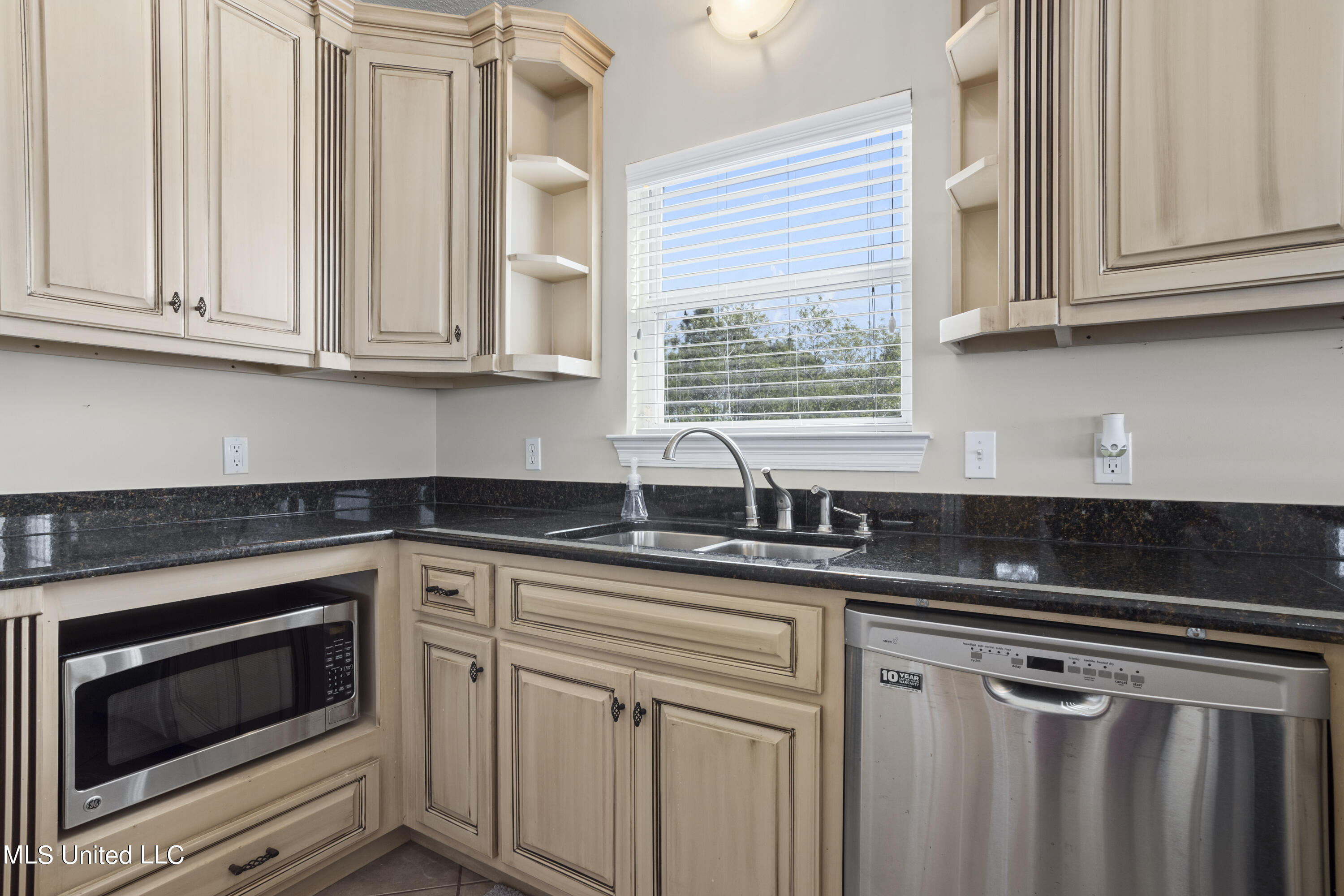 5127 E Belle Fontaine Road