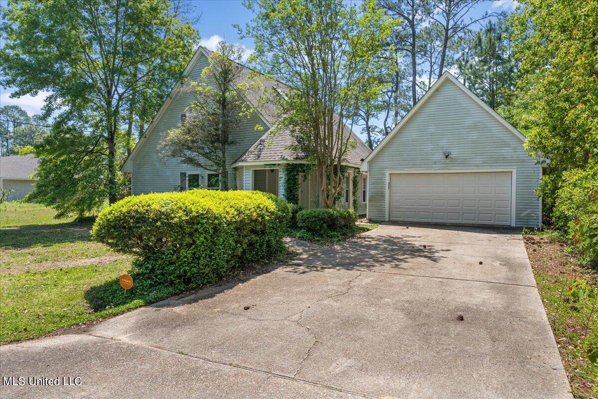 125 Country Club Drive