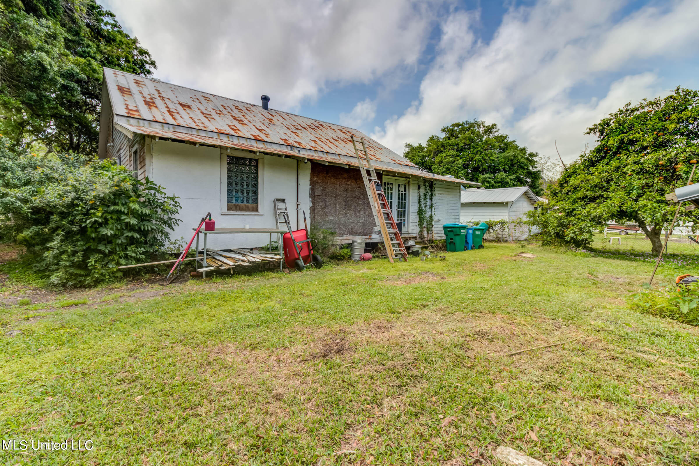 1203 Calhoun Street