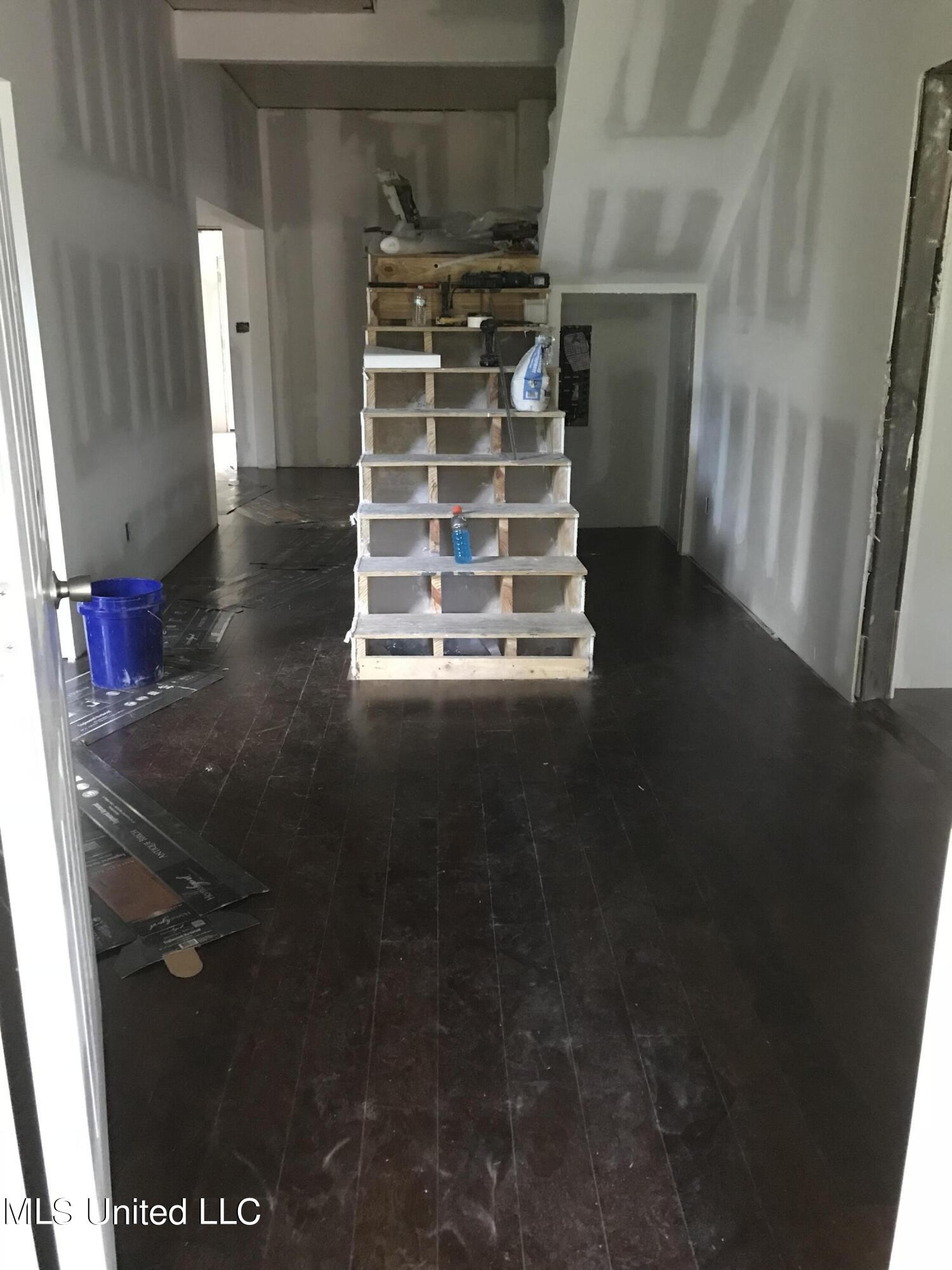 1203 Calhoun Street