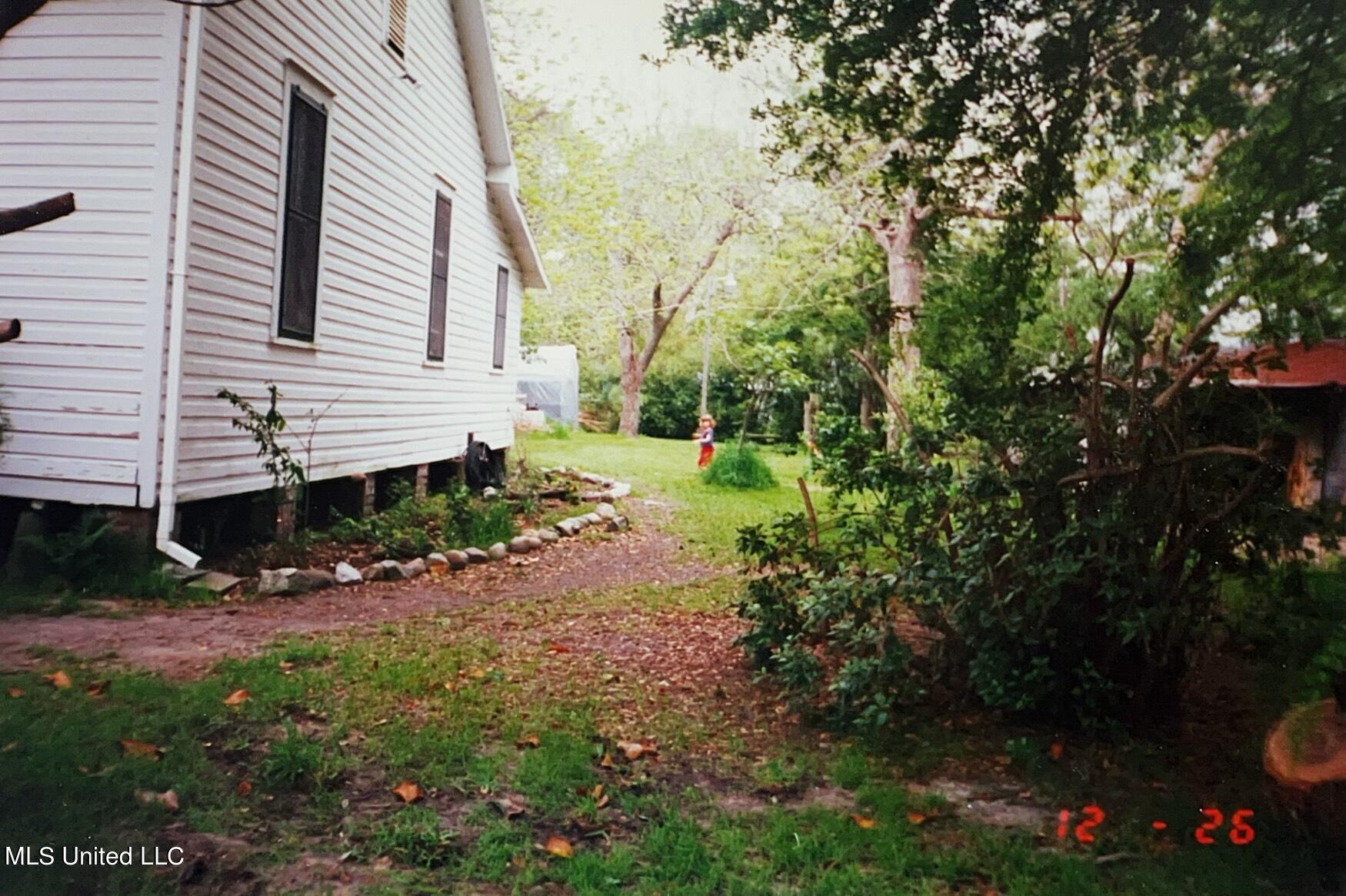 1203 Calhoun Street