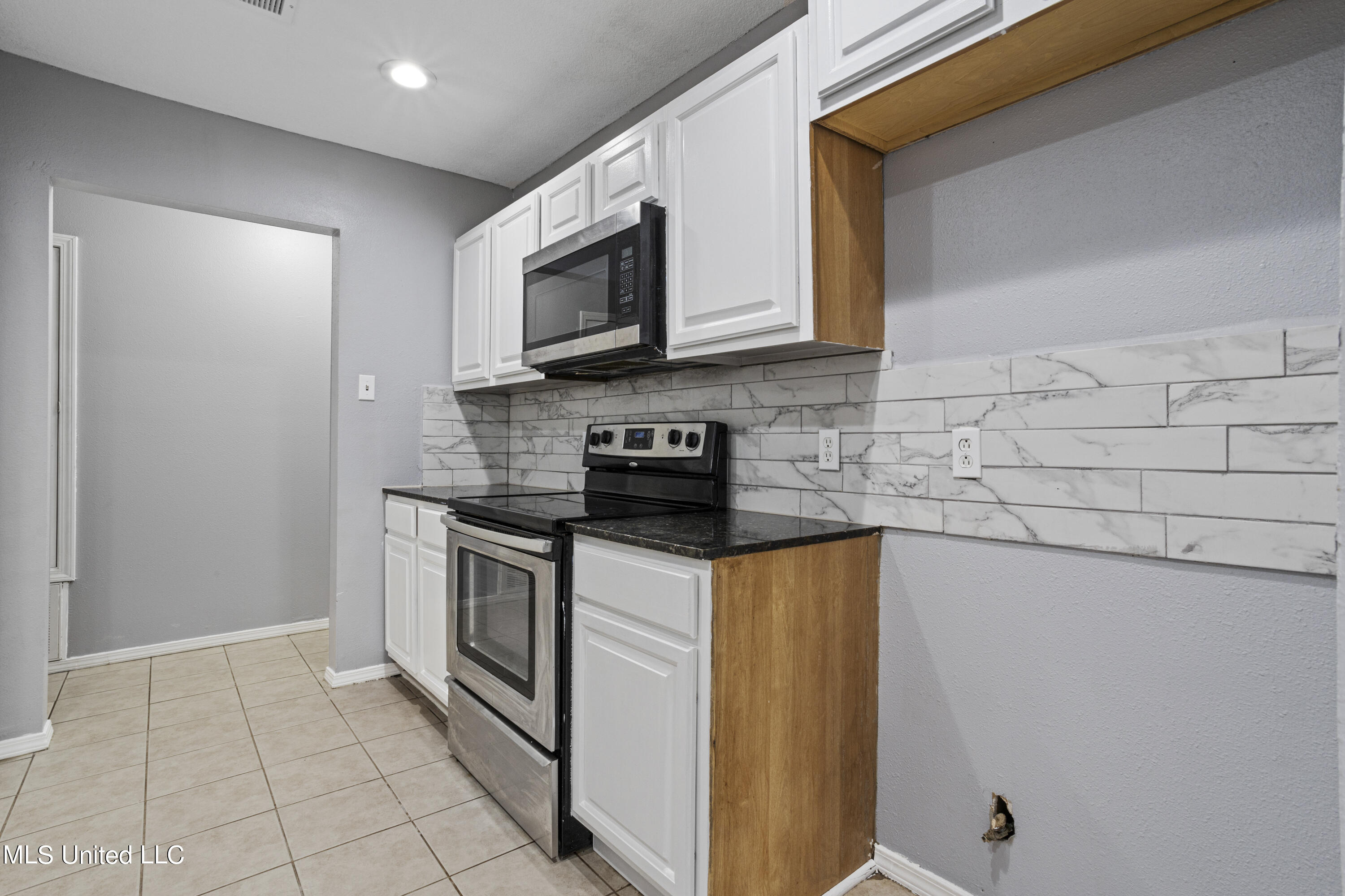 1302 Wisteria Lane