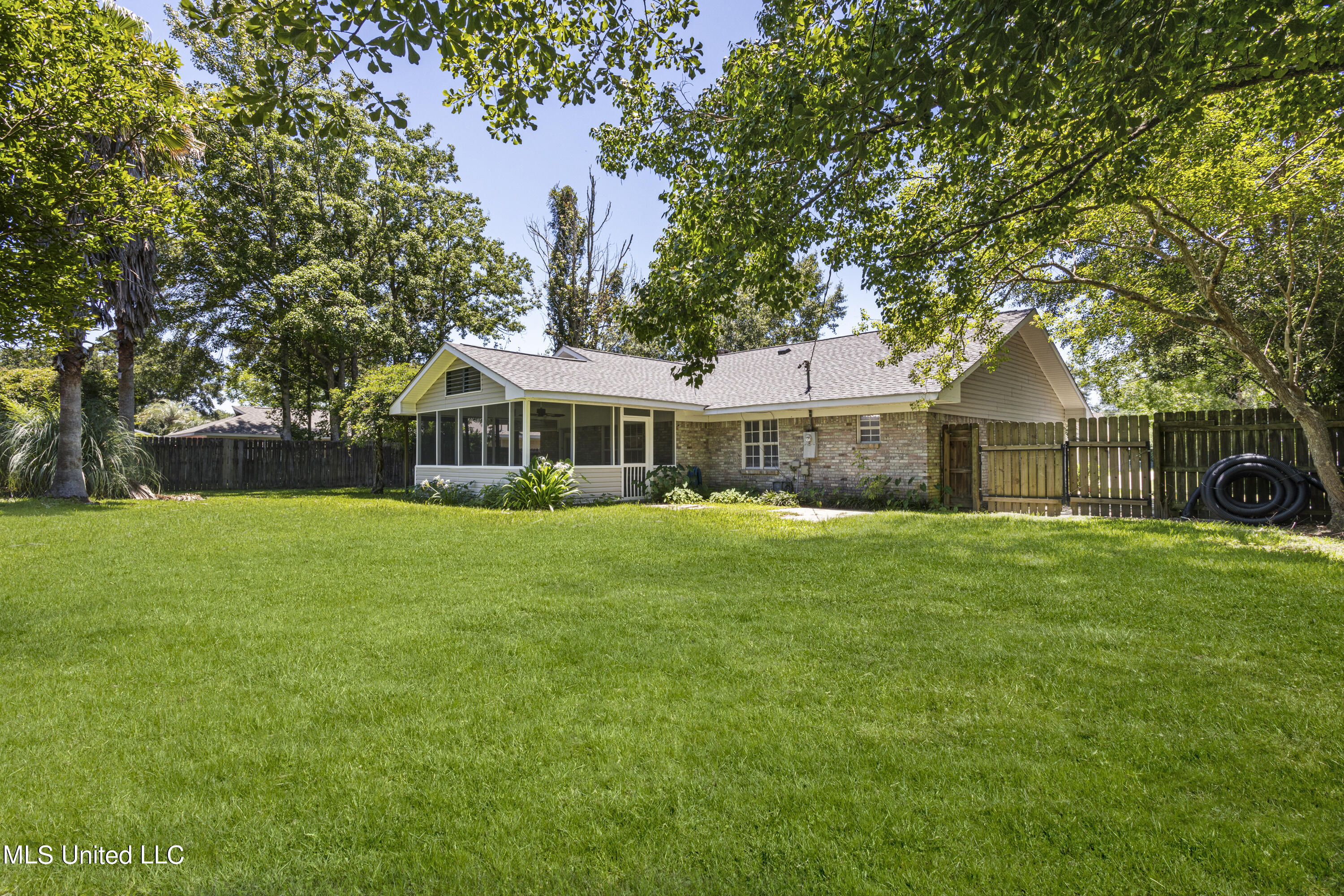 1302 Wisteria Lane