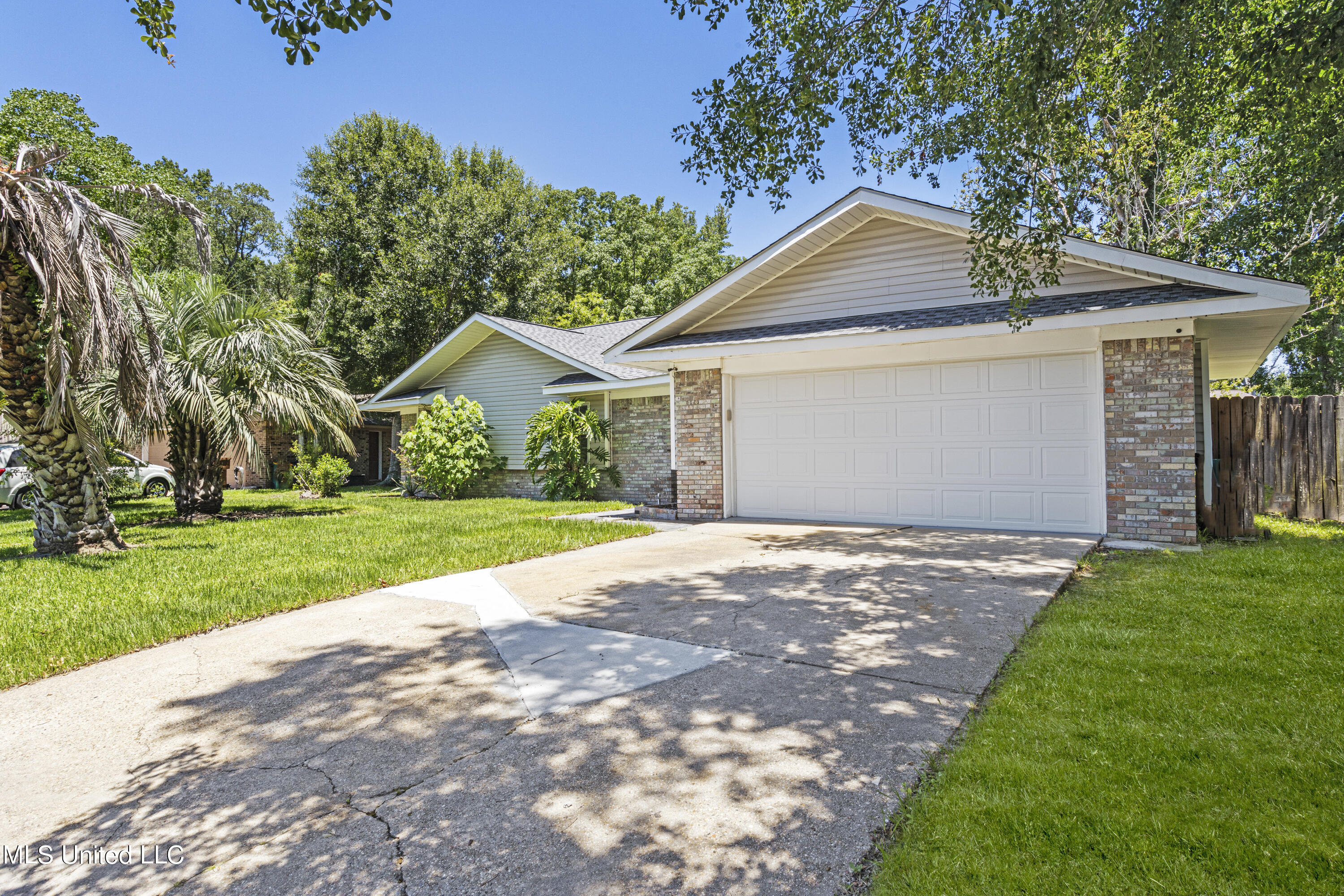 1302 Wisteria Lane