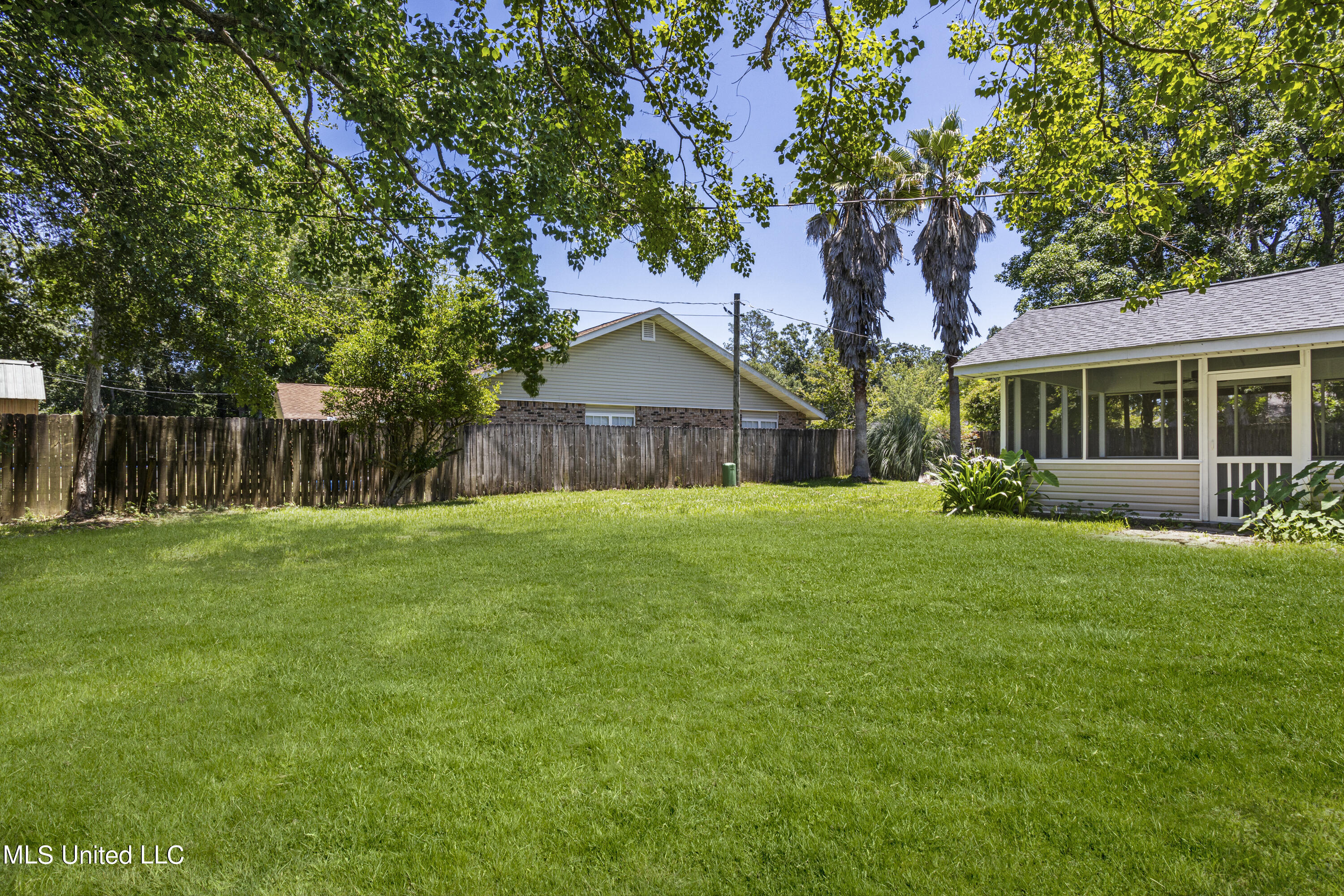 1302 Wisteria Lane