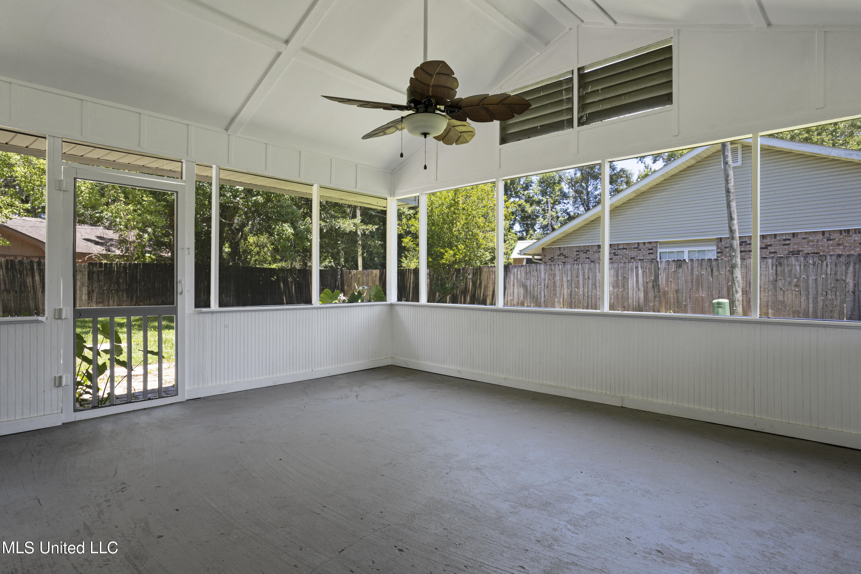 1302 Wisteria Lane