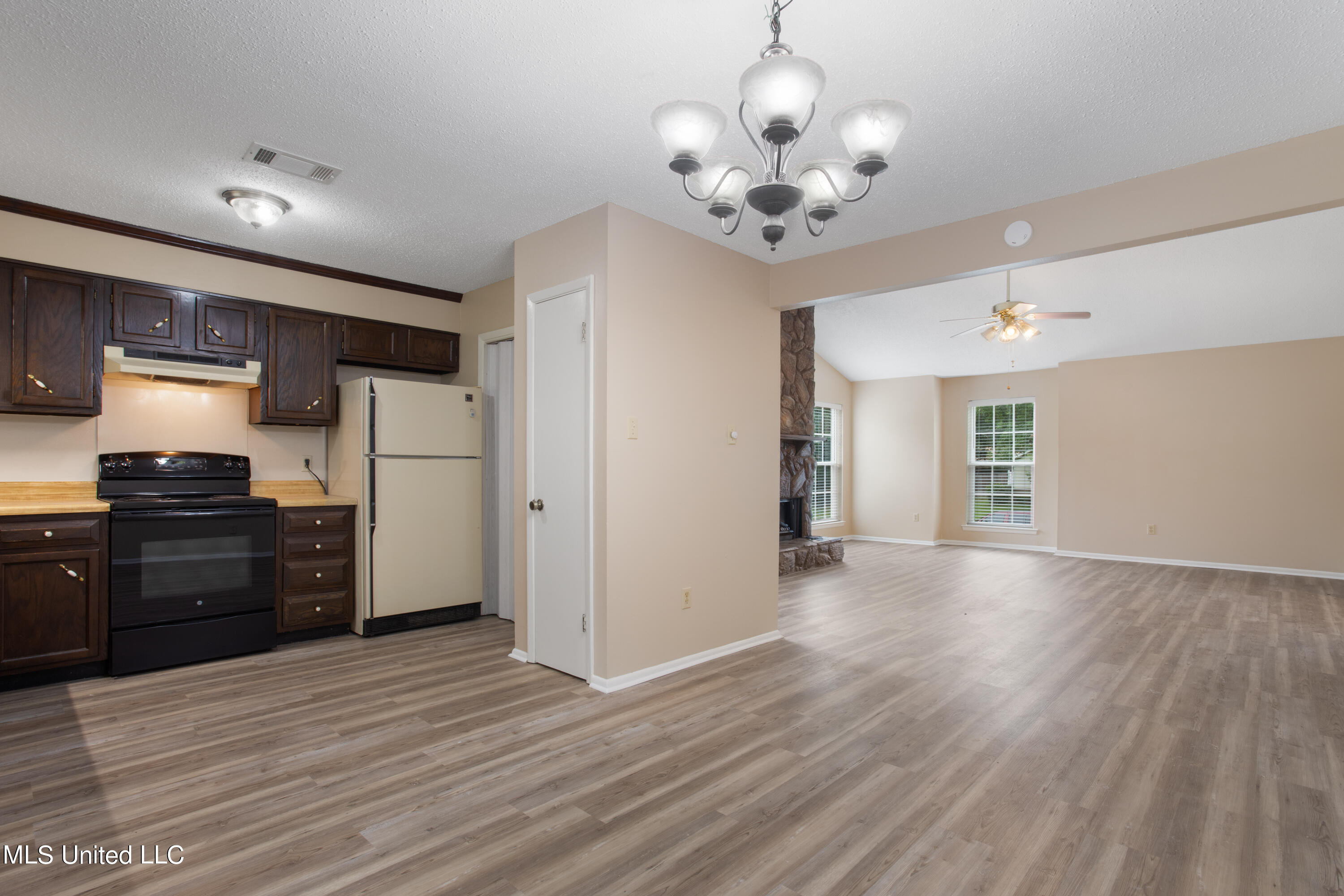 10425 Riverbend Drive