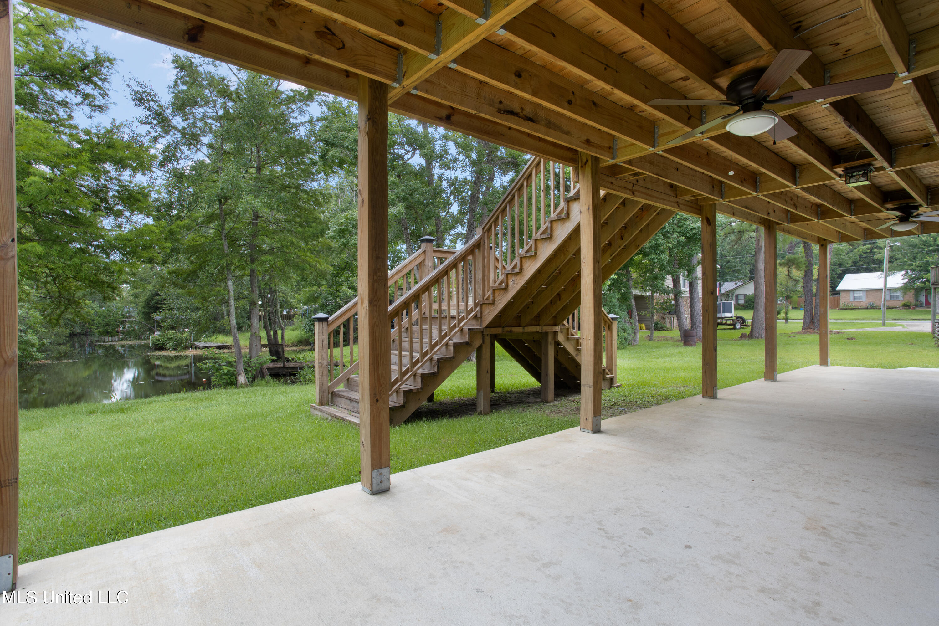 10425 Riverbend Drive
