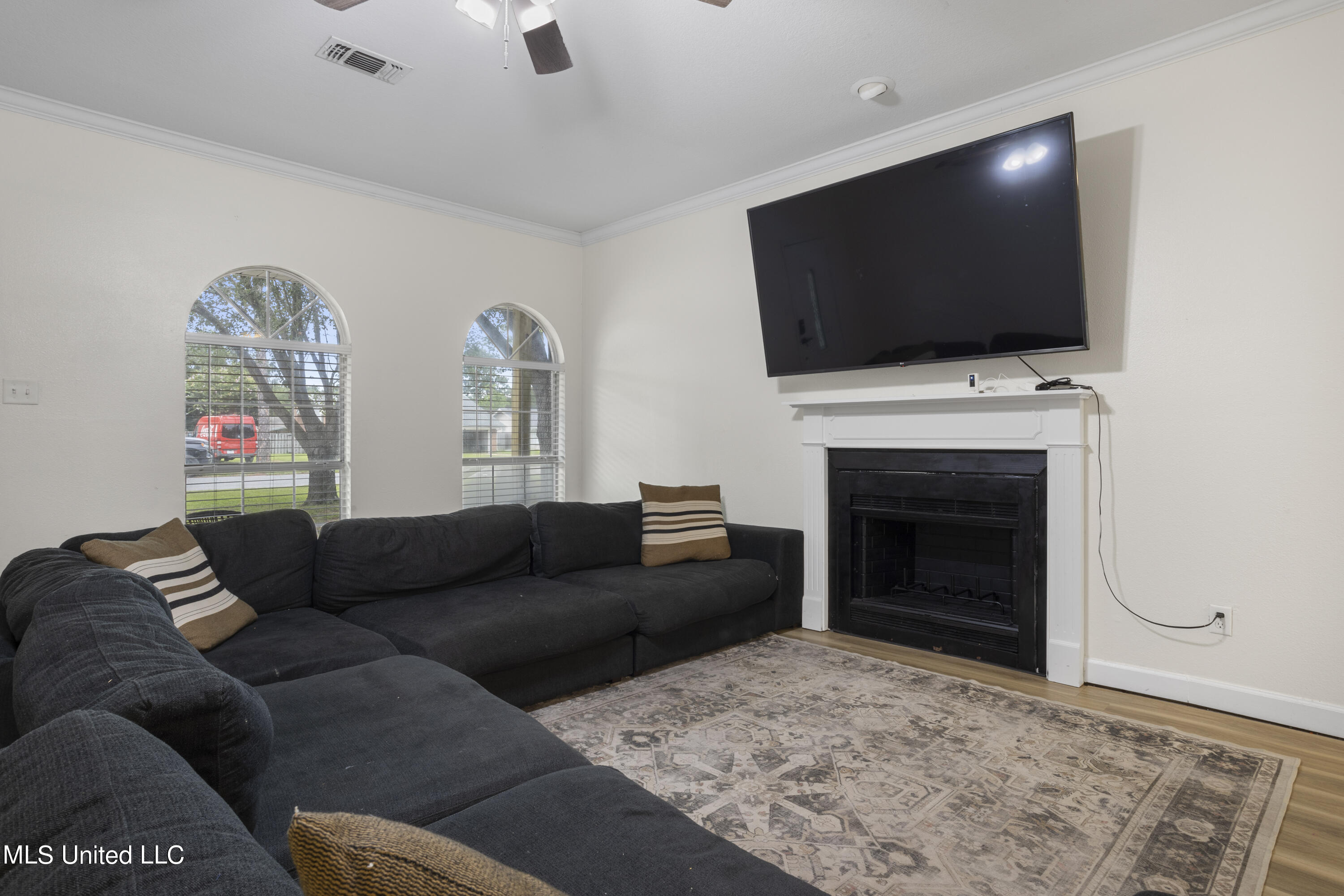 6813 Pinehurst Drive