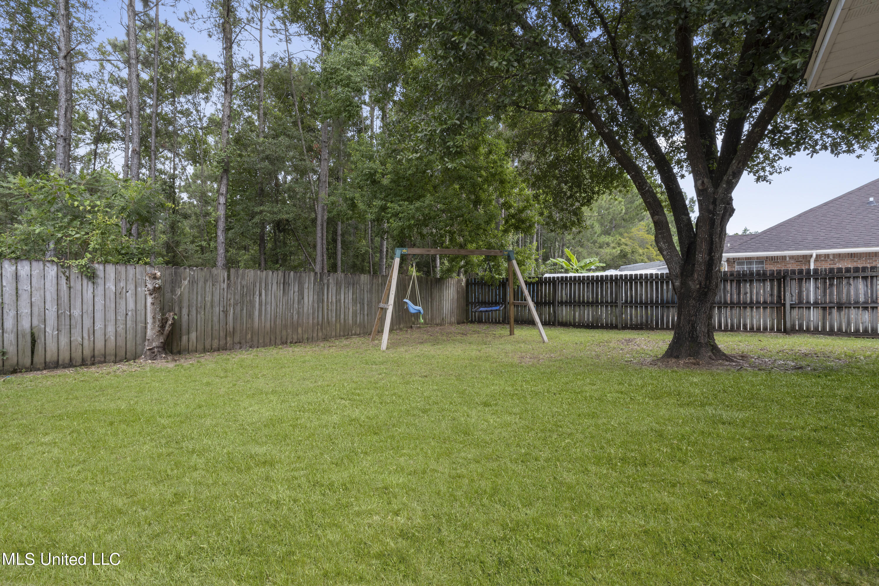 6813 Pinehurst Drive