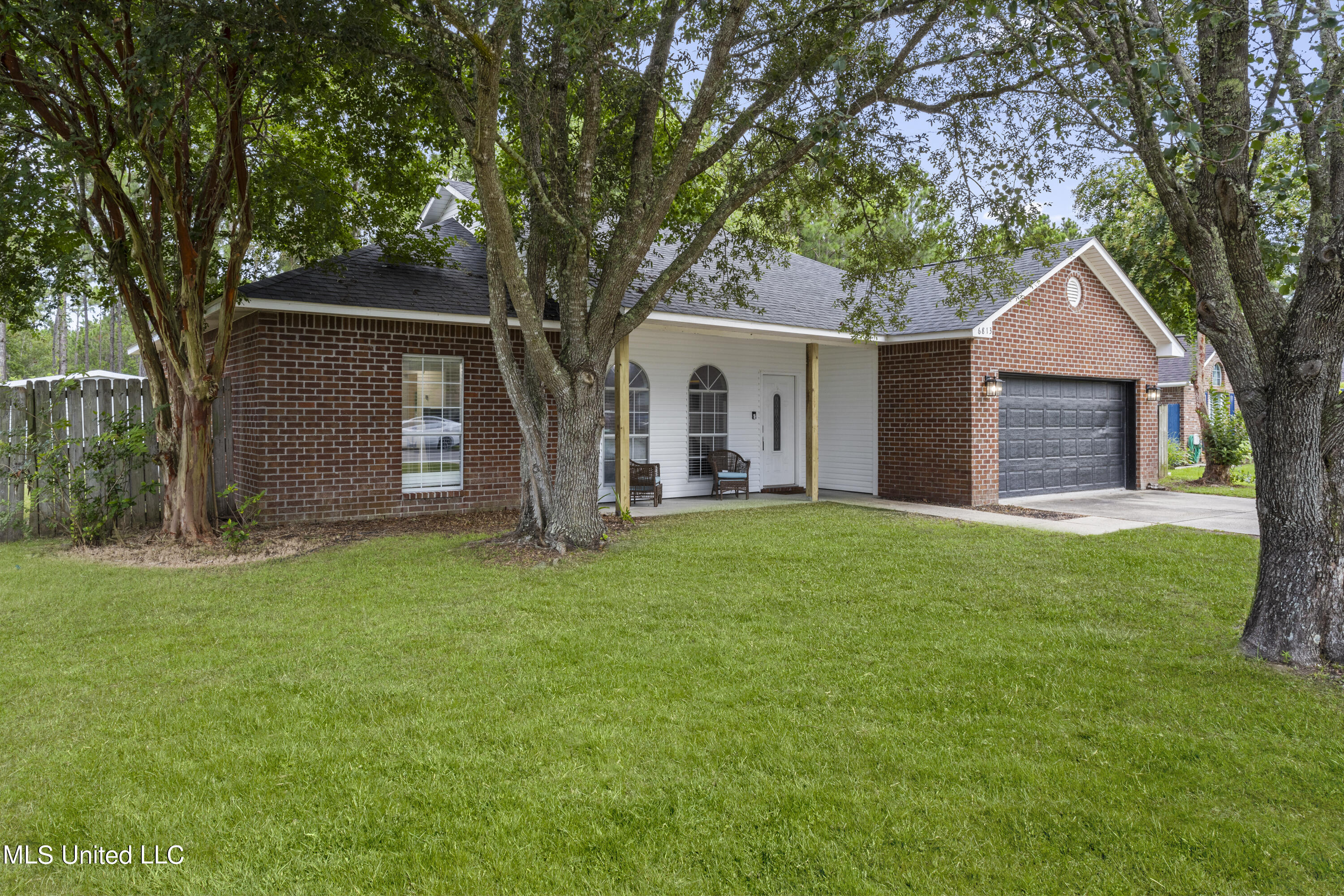 6813 Pinehurst Drive