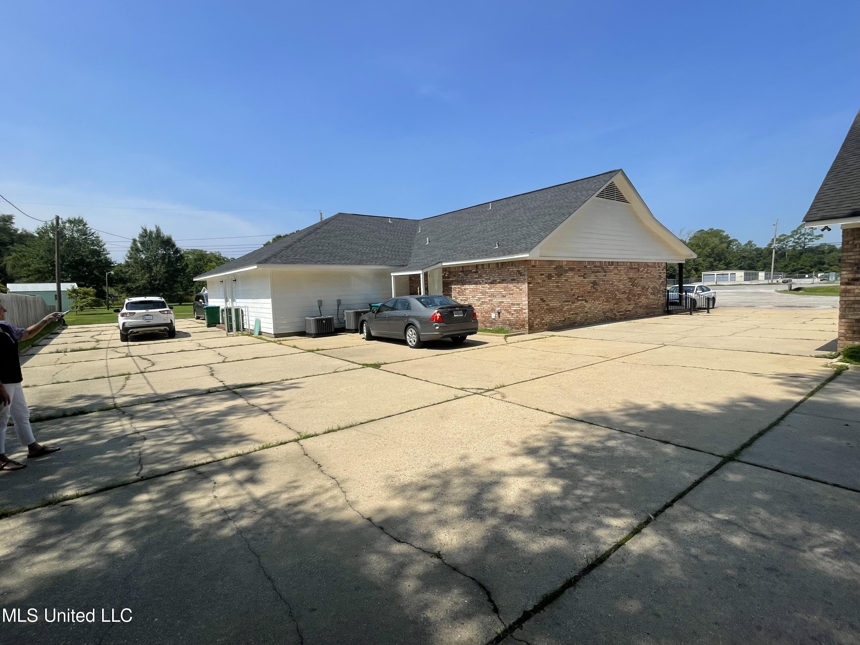 7302 Highway 613