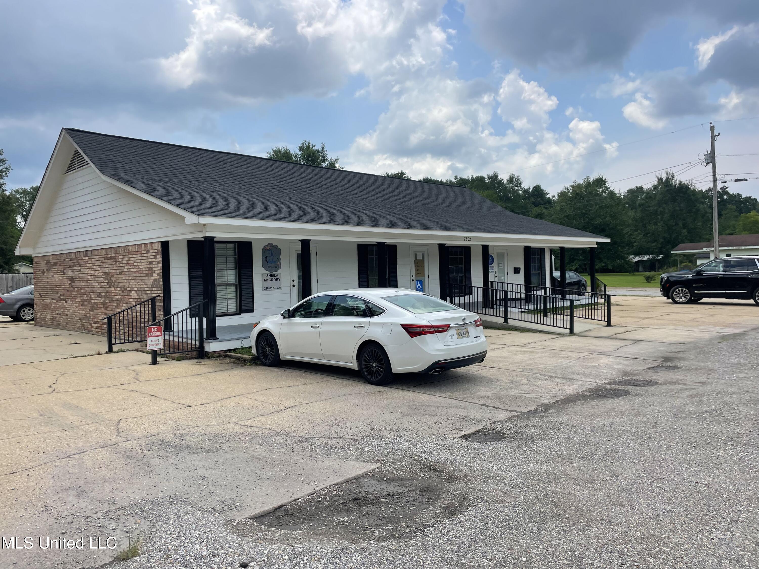 7302 Highway 613