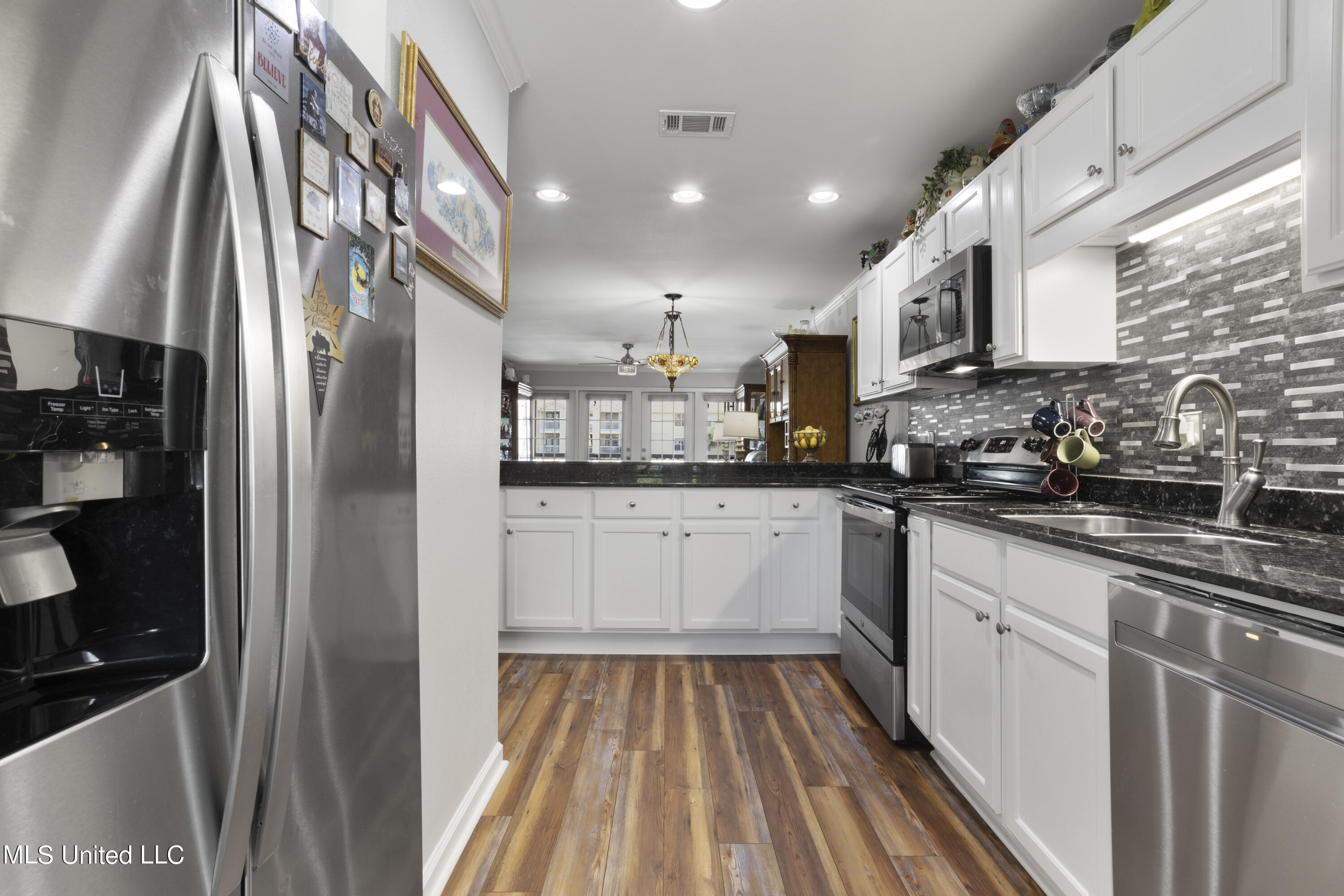 2421 Beachview Drive, A19