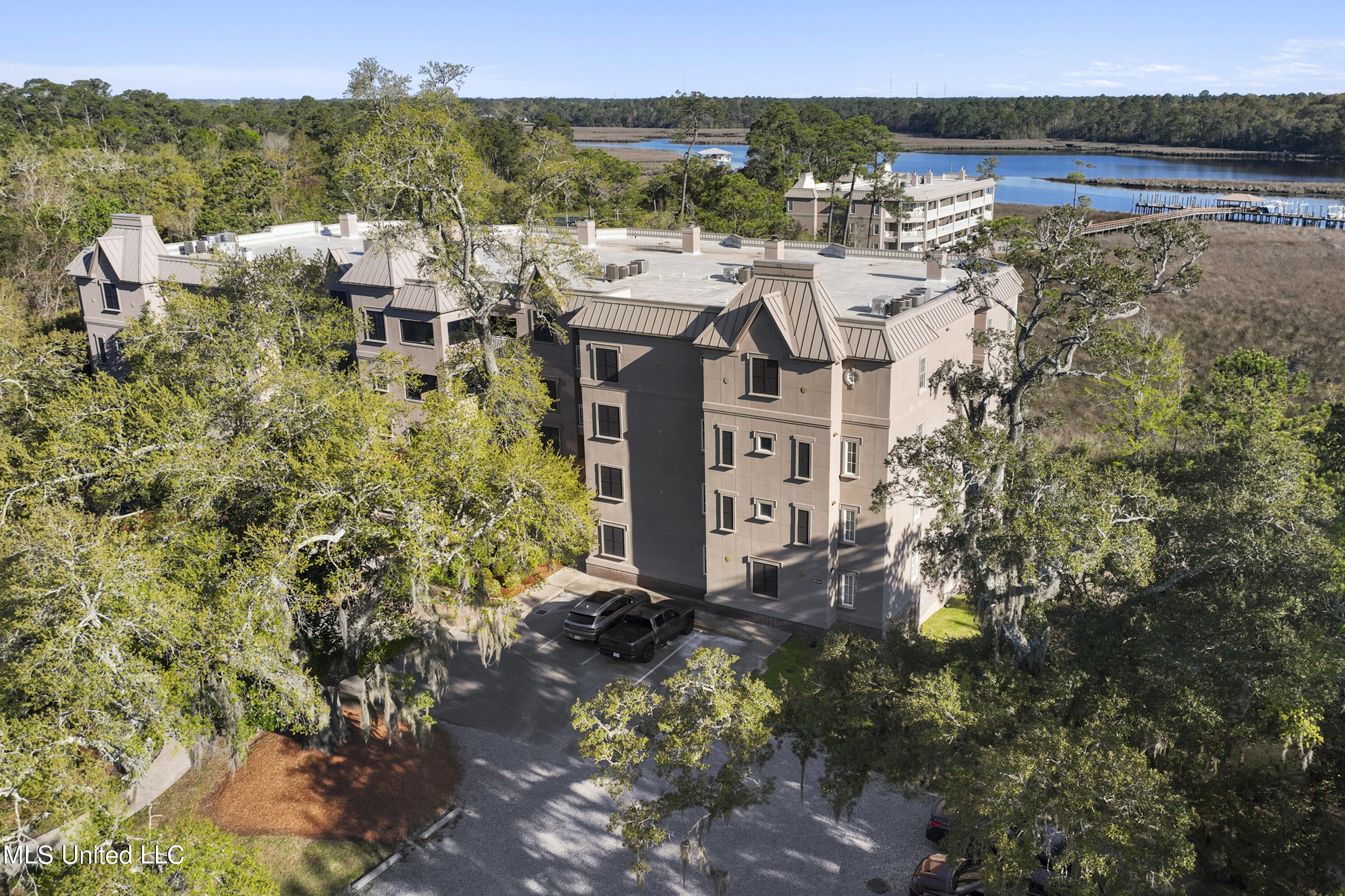 426 Elegans Court, 426