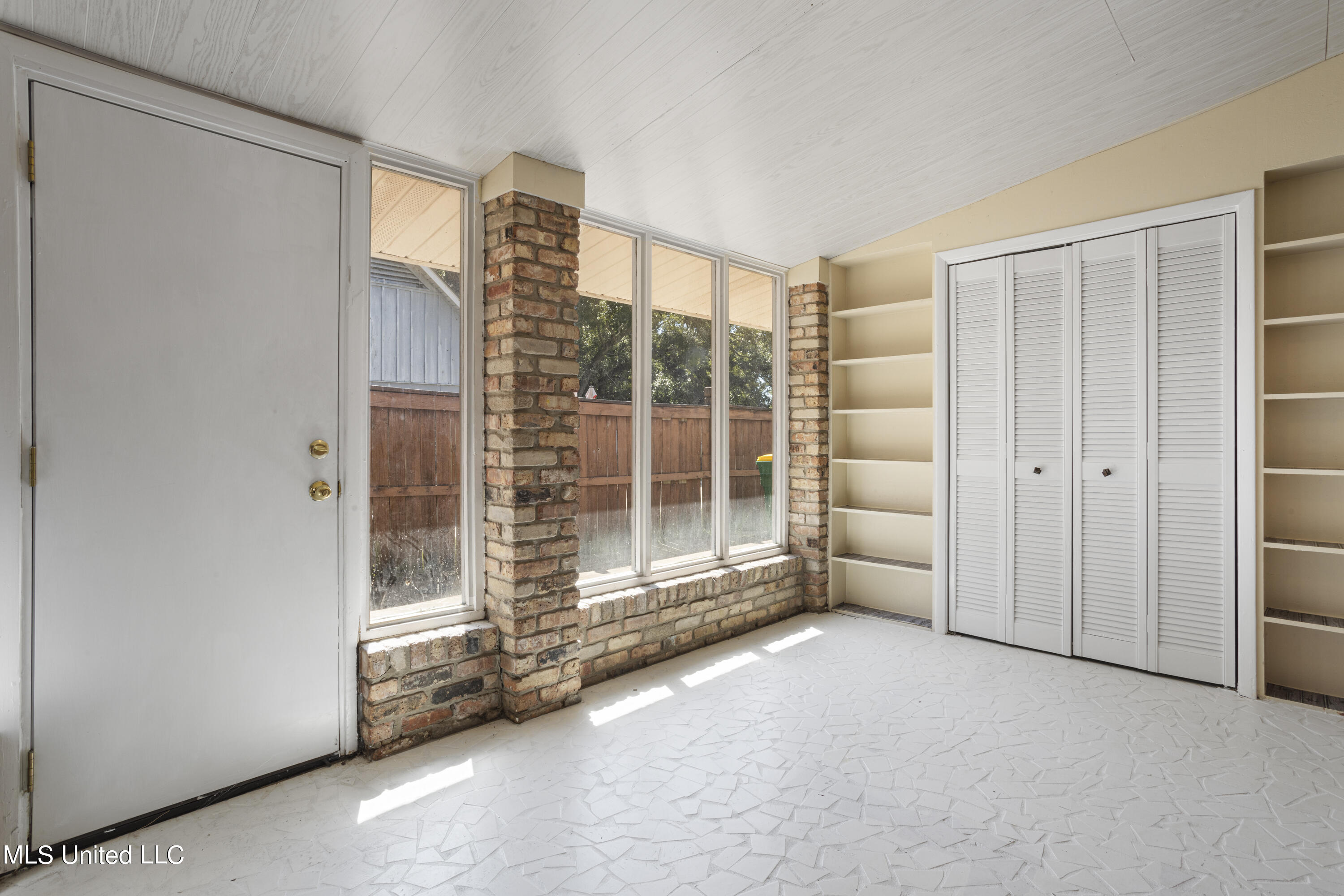 105 St Andrews Drive