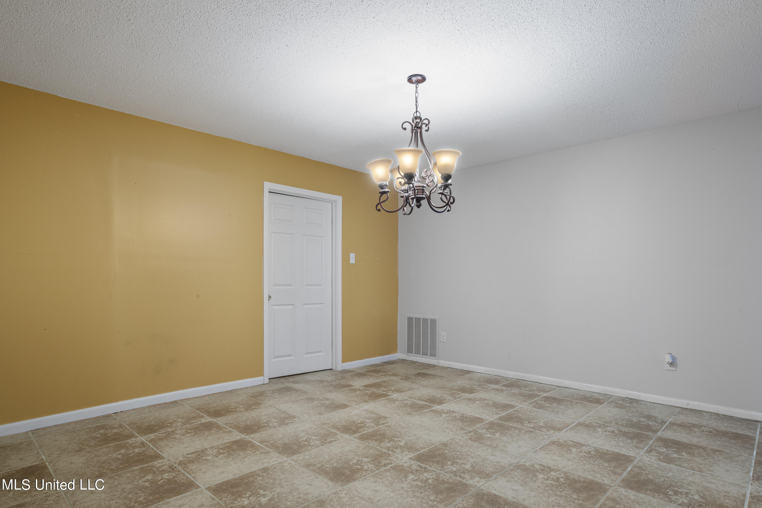 105 St Andrews Drive
